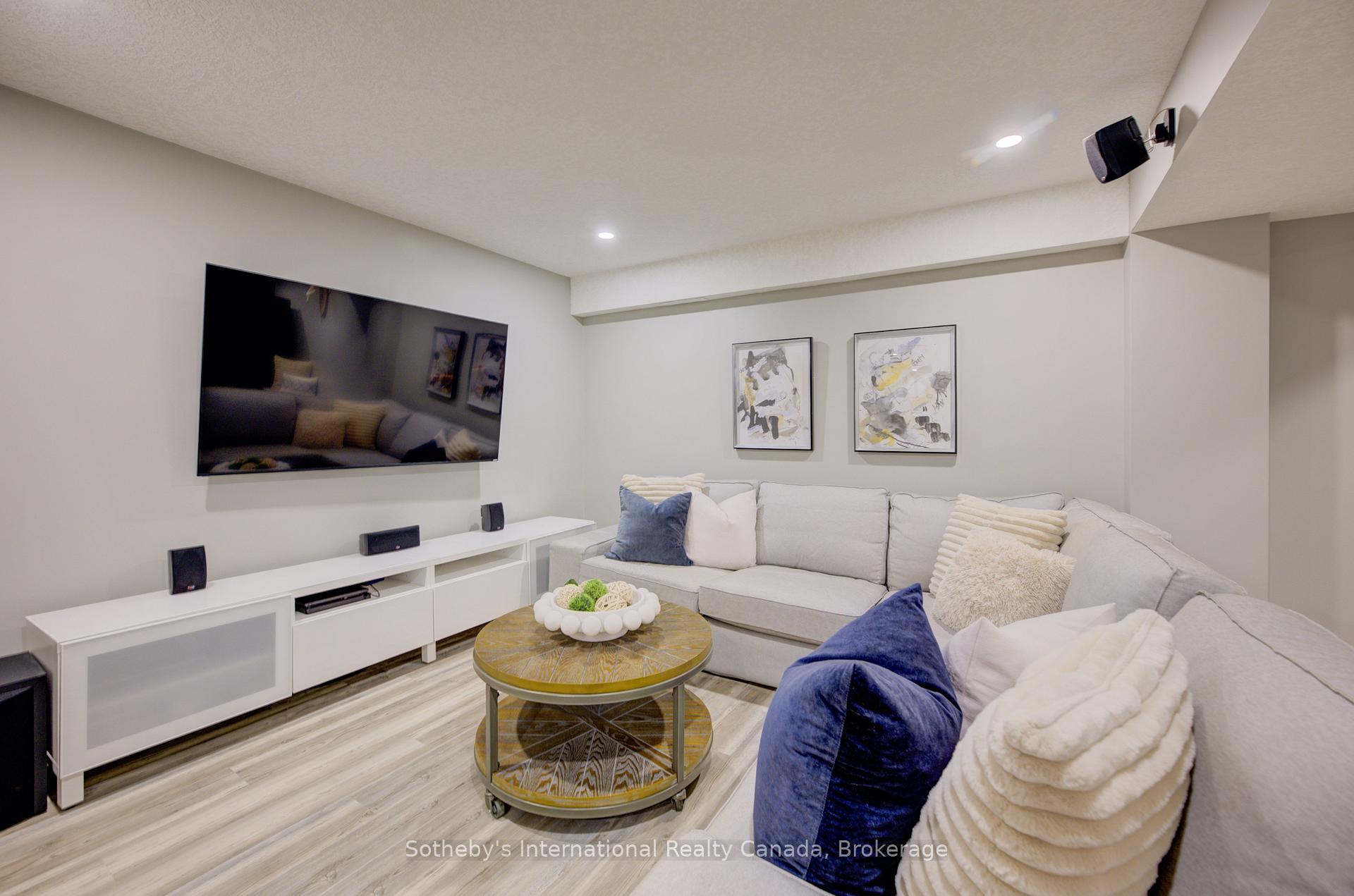 Photo 4 of 52 Hillmount Street, Kitchener — HOMEH