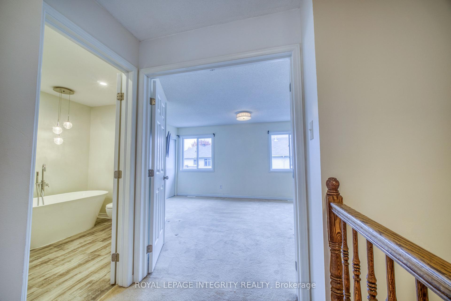 Photo 4 of 280 Applecross Crescent, Ottawa, Kanata - Morgan's Grant/South March — HOMEH