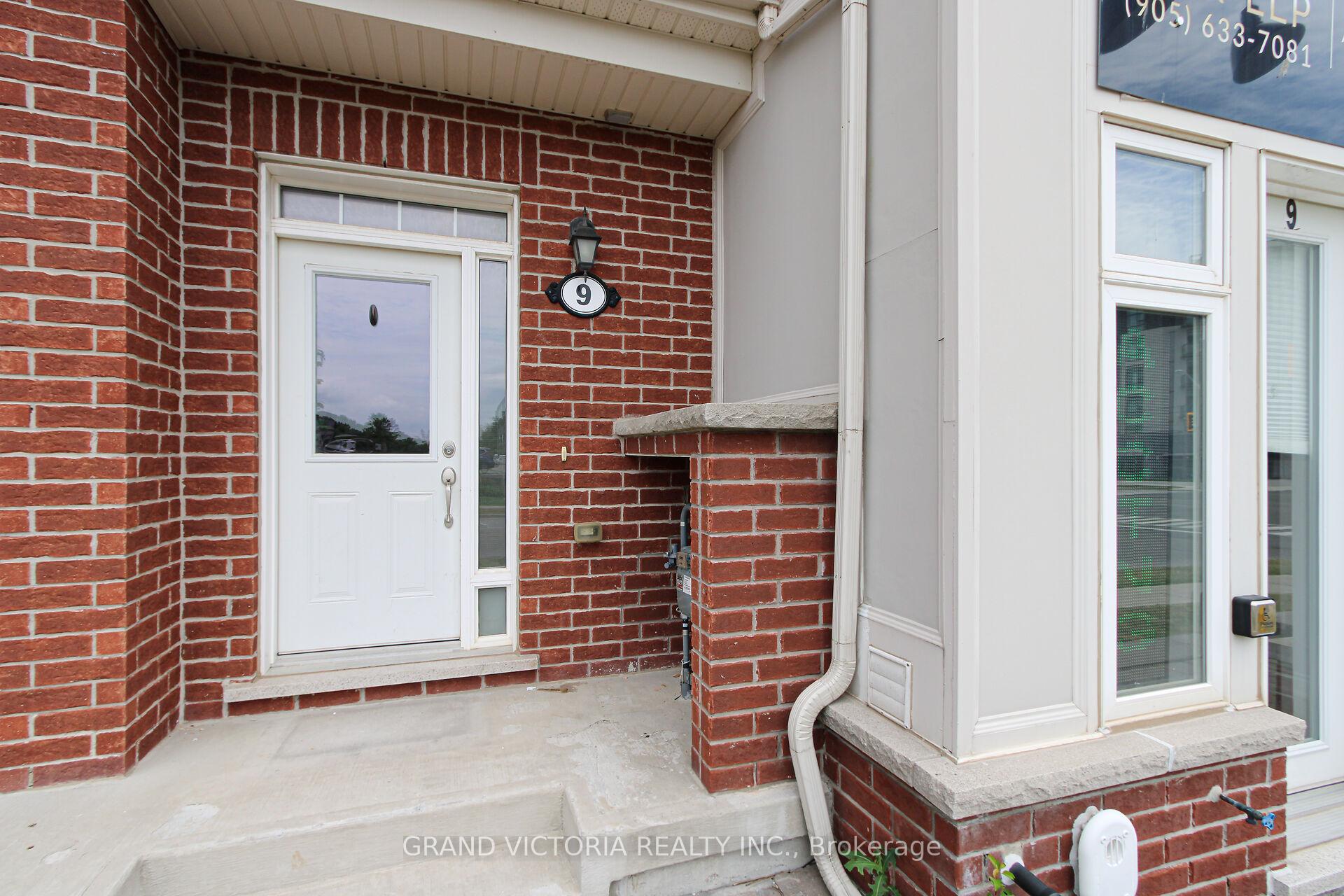 Photo 1 of Unit 9, 22 Spring Creek Drive, Hamilton, Waterdown — HOMEH