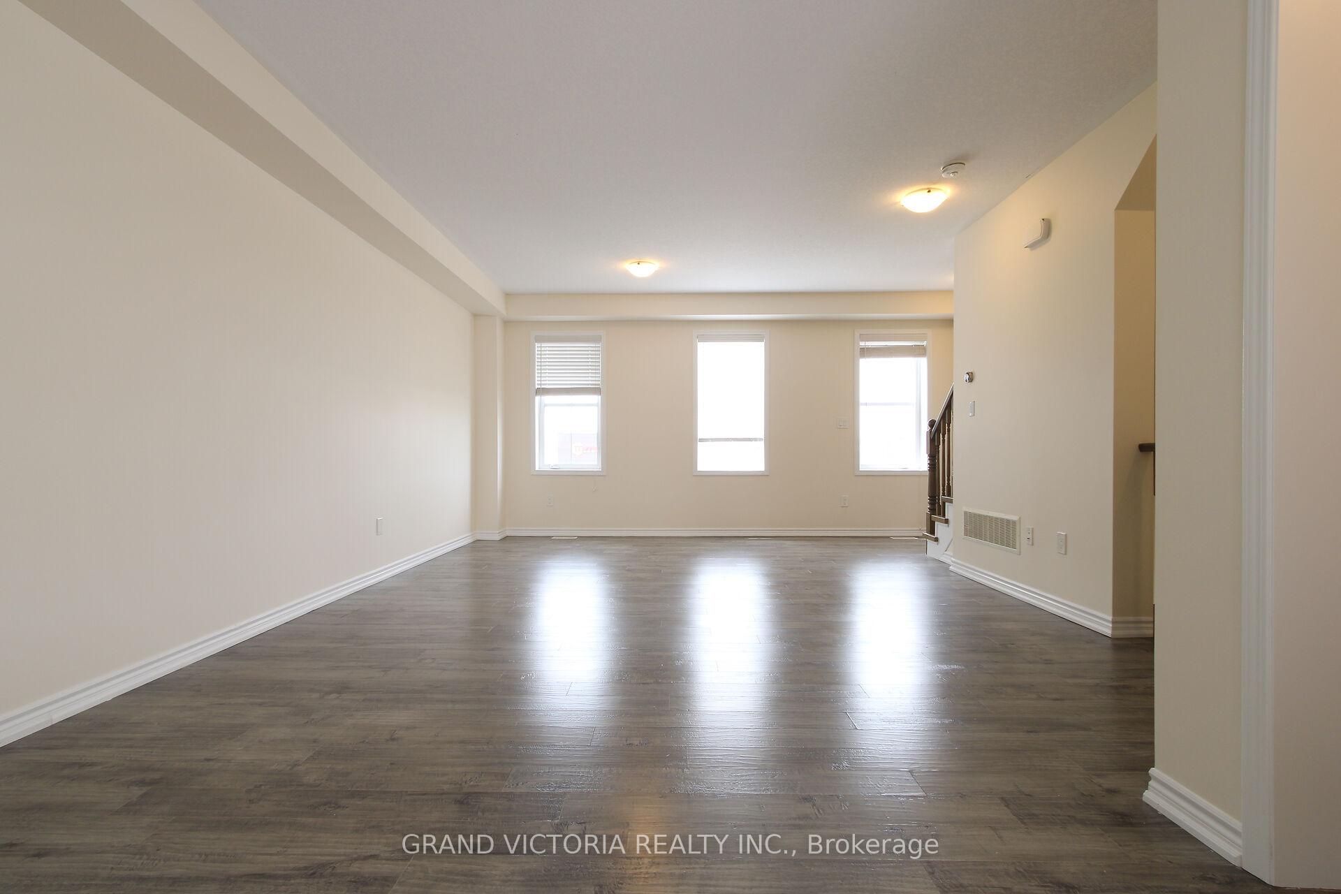 Photo 4 of Unit 9, 22 Spring Creek Drive, Hamilton, Waterdown — HOMEH