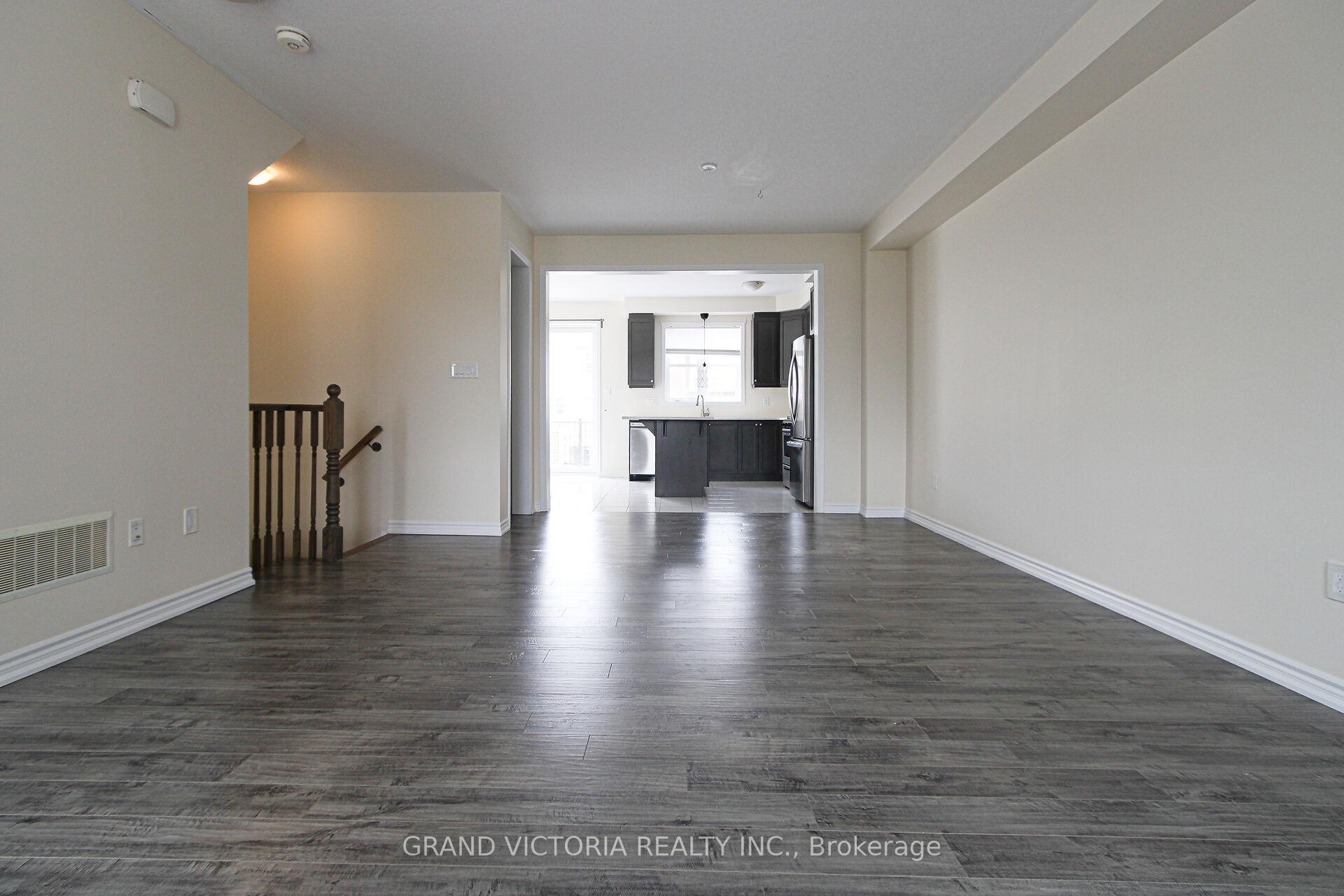 Photo 6 of Unit 9, 22 Spring Creek Drive, Hamilton, Waterdown — HOMEH