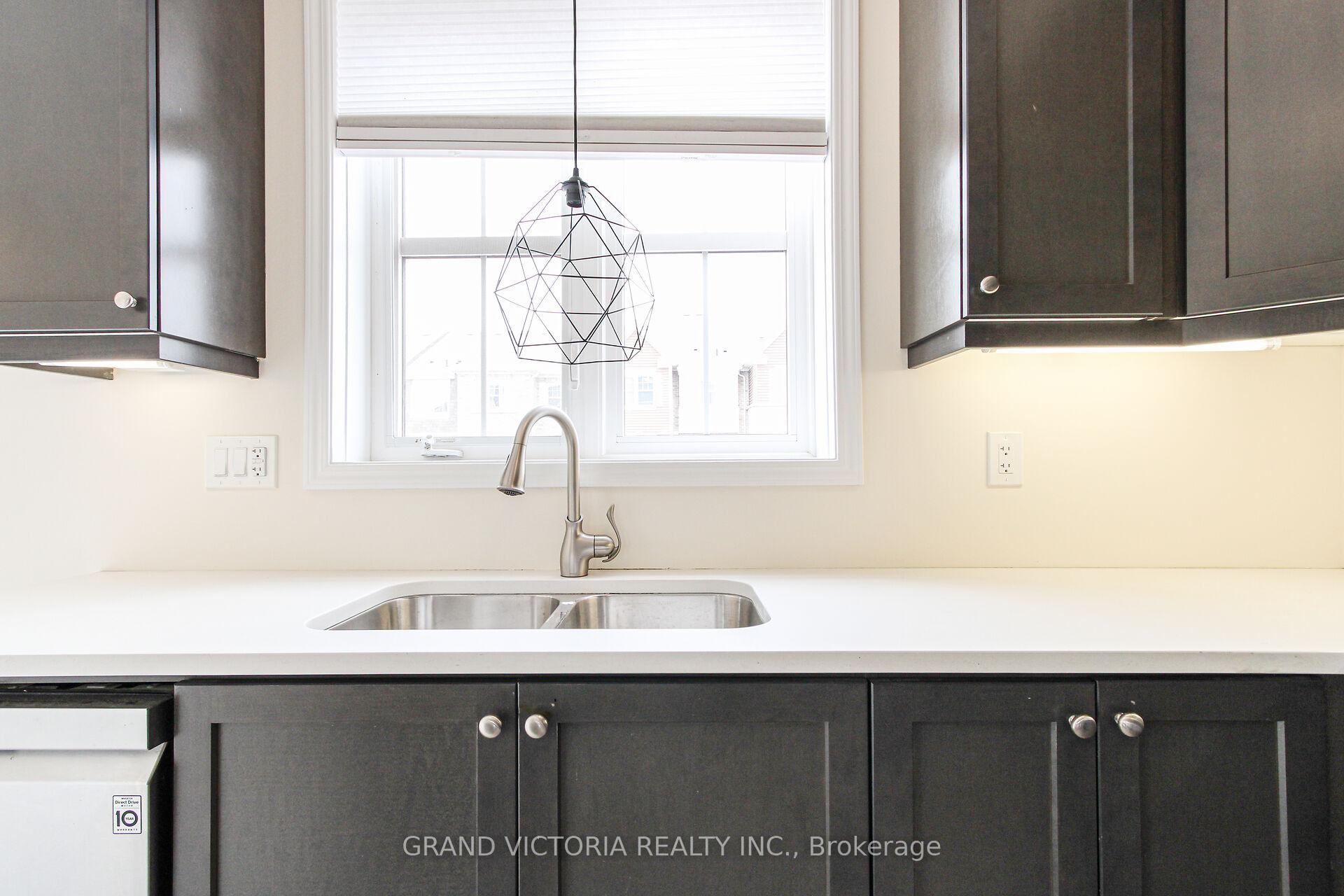 Photo 9 of Unit 9, 22 Spring Creek Drive, Hamilton, Waterdown — HOMEH