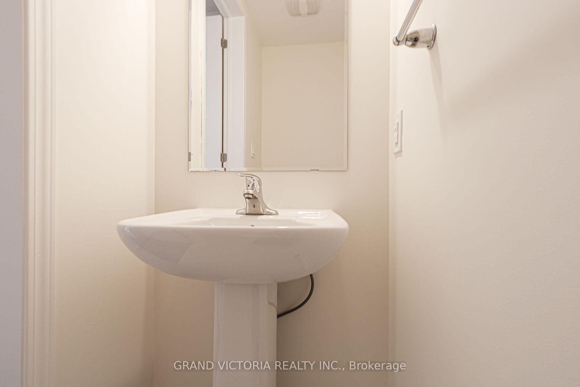 Photo 11 of Unit 9, 22 Spring Creek Drive, Hamilton, Waterdown — HOMEH