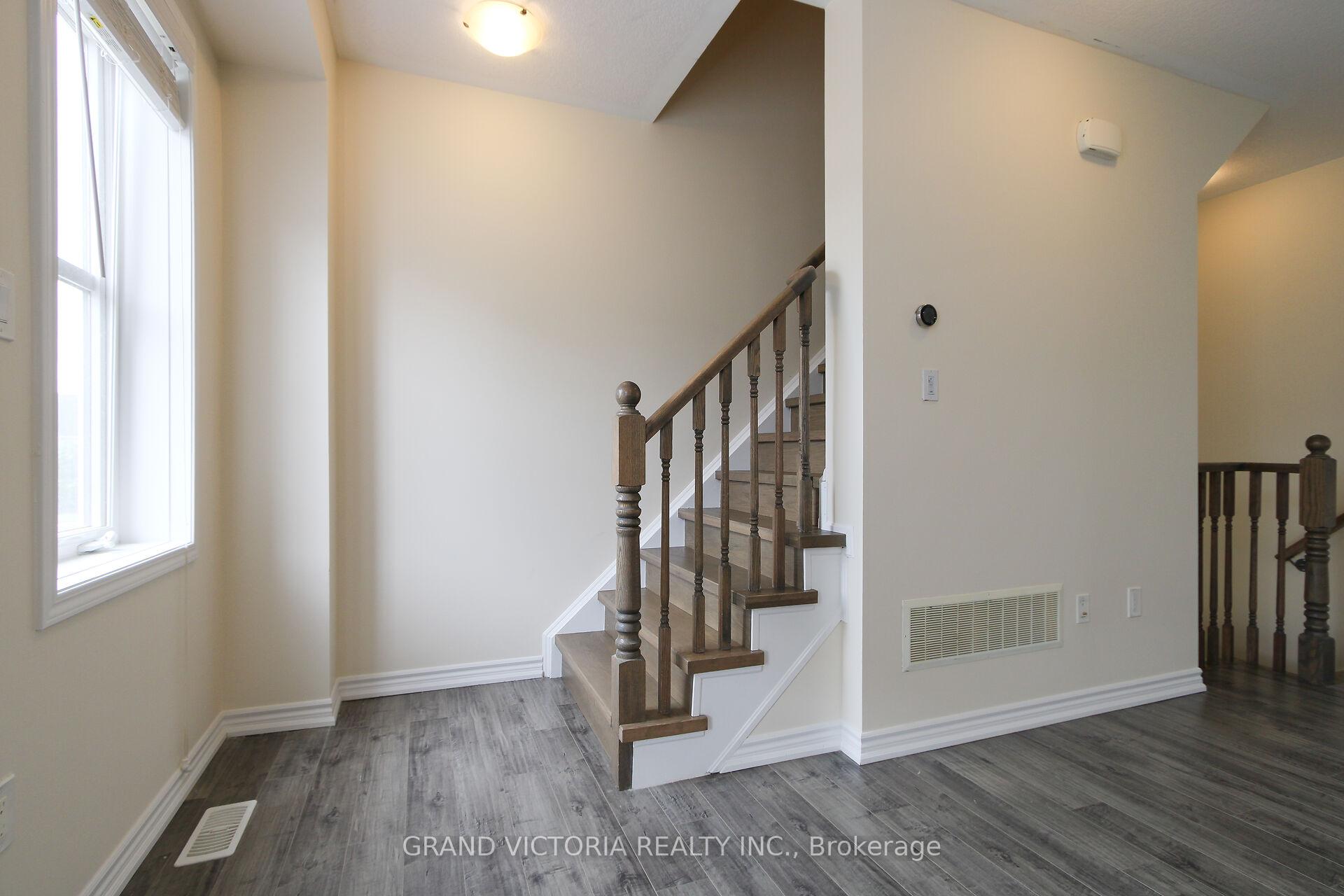 Photo 12 of Unit 9, 22 Spring Creek Drive, Hamilton, Waterdown — HOMEH