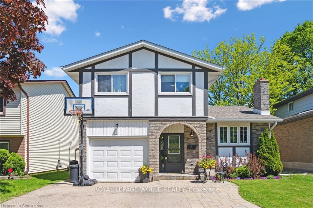 Photo 1 of 31 Driftwood Place, Kitchener — HOMEH