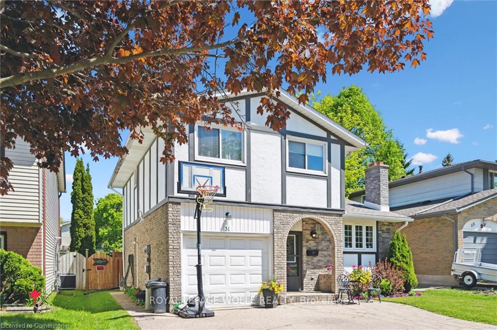 Photo 2 of 31 Driftwood Place, Kitchener — HOMEH