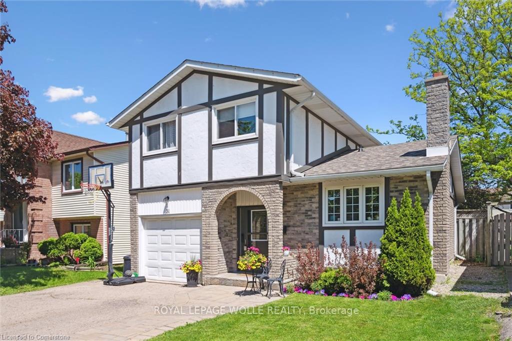 Photo 3 of 31 Driftwood Place, Kitchener — HOMEH