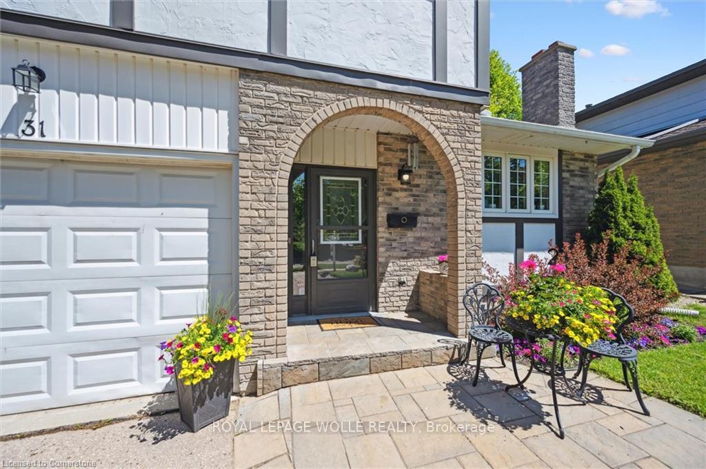 Photo 4 of 31 Driftwood Place, Kitchener — HOMEH