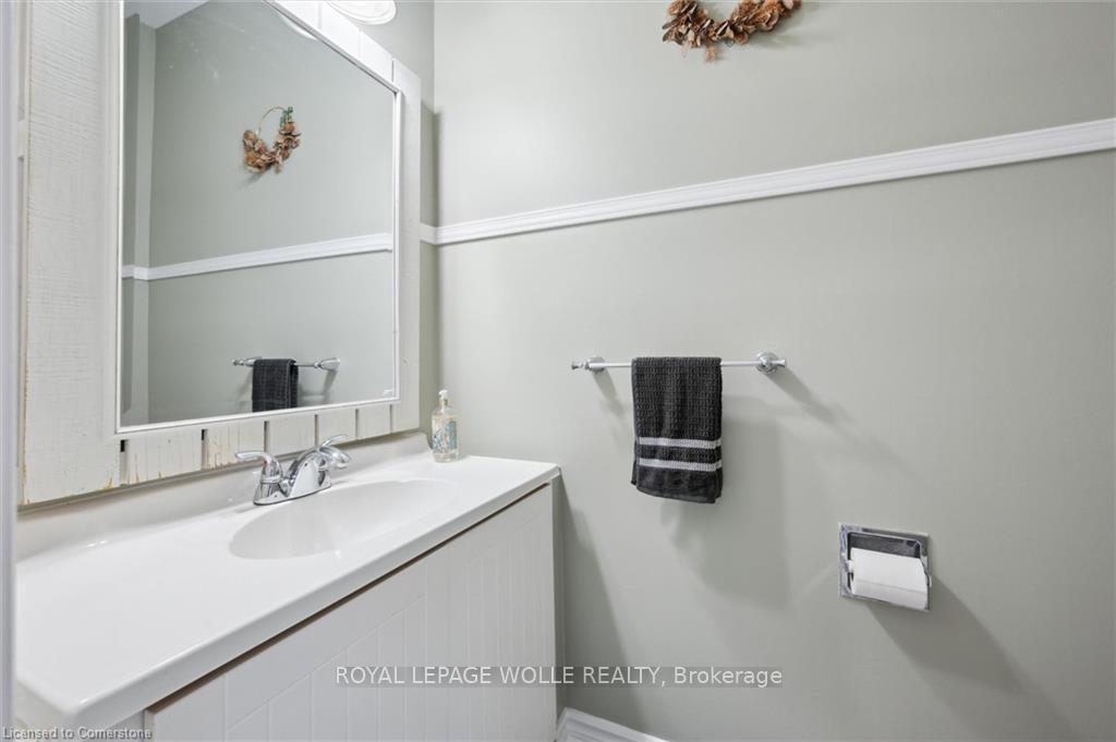 Photo 8 of 31 Driftwood Place, Kitchener — HOMEH