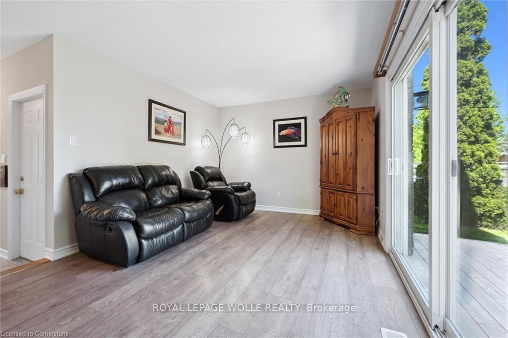 Photo 10 of 31 Driftwood Place, Kitchener — HOMEH