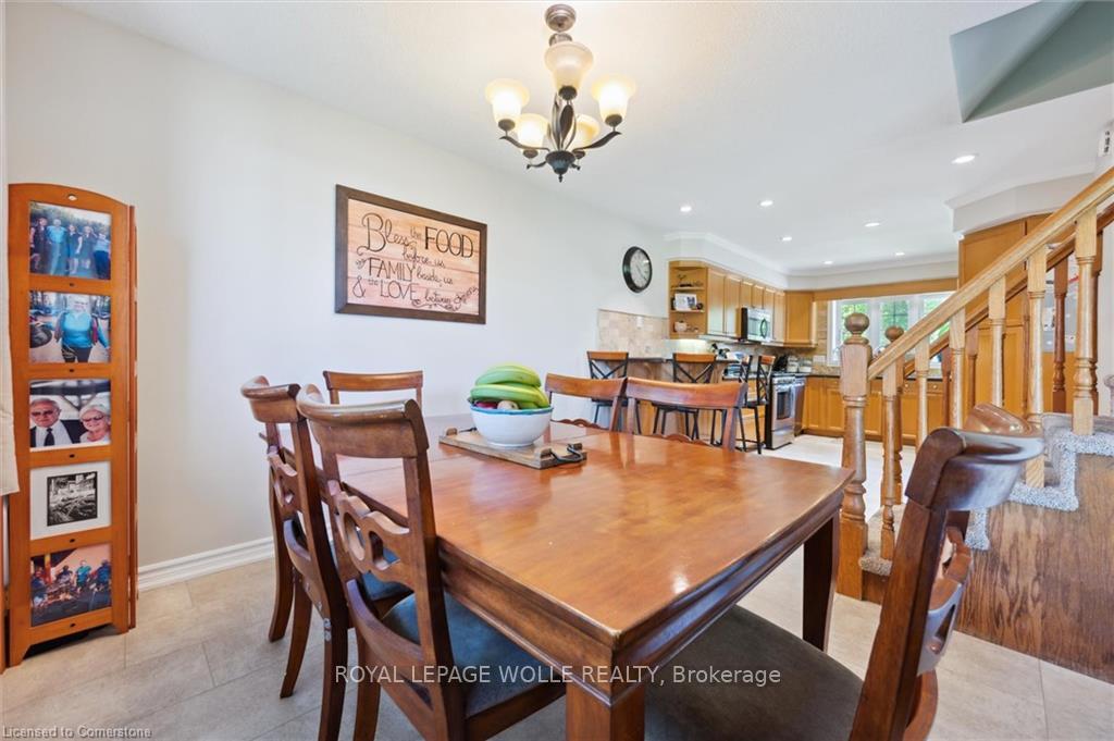 Photo 14 of 31 Driftwood Place, Kitchener — HOMEH