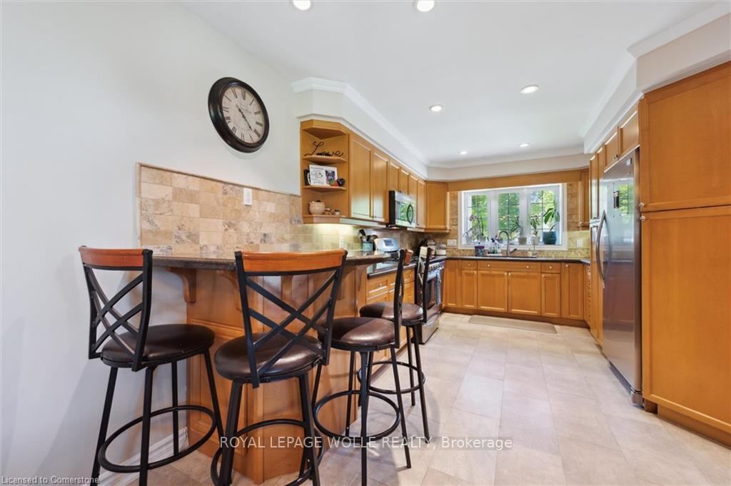 Photo 15 of 31 Driftwood Place, Kitchener — HOMEH