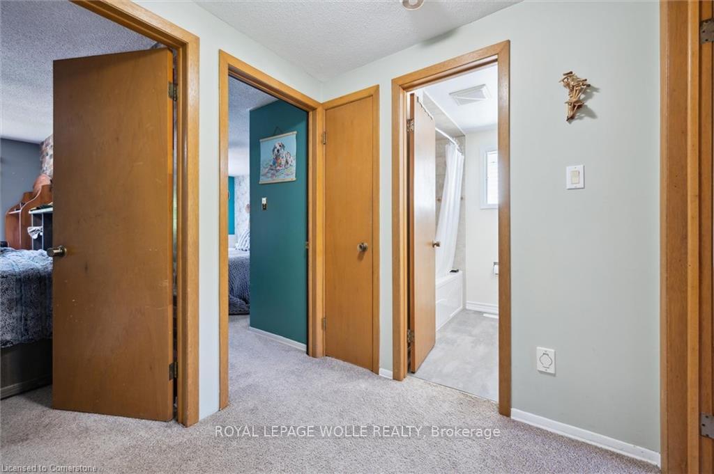 Photo 20 of 31 Driftwood Place, Kitchener — HOMEH