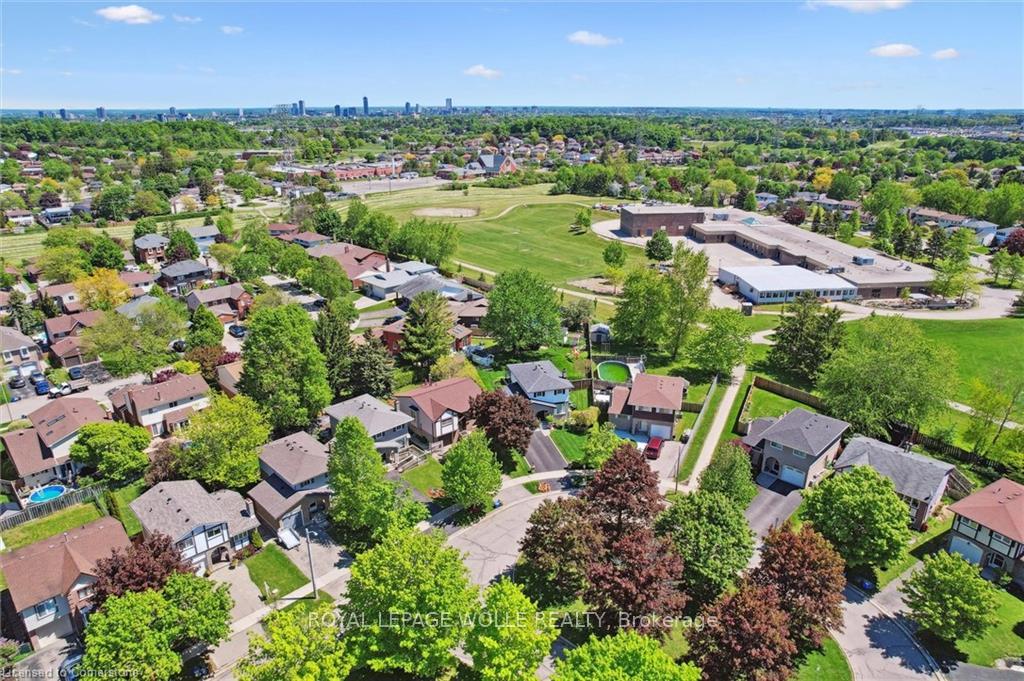 Photo 39 of 31 Driftwood Place, Kitchener — HOMEH