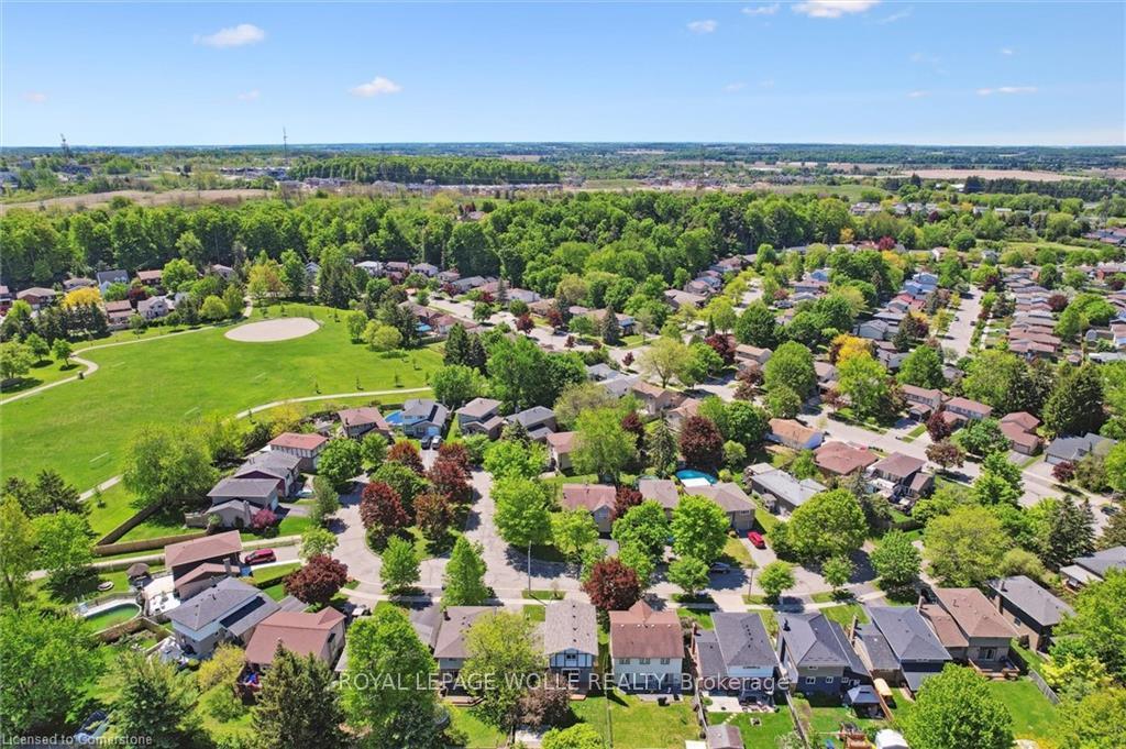 Photo 41 of 31 Driftwood Place, Kitchener — HOMEH