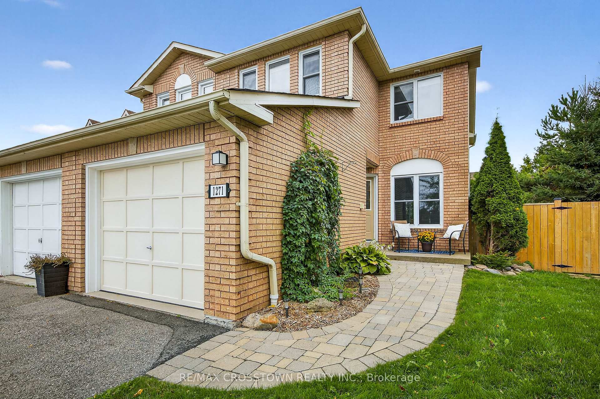 Photo 2 of 1271 Huron Court, Innisfil, Alcona — HOMEH