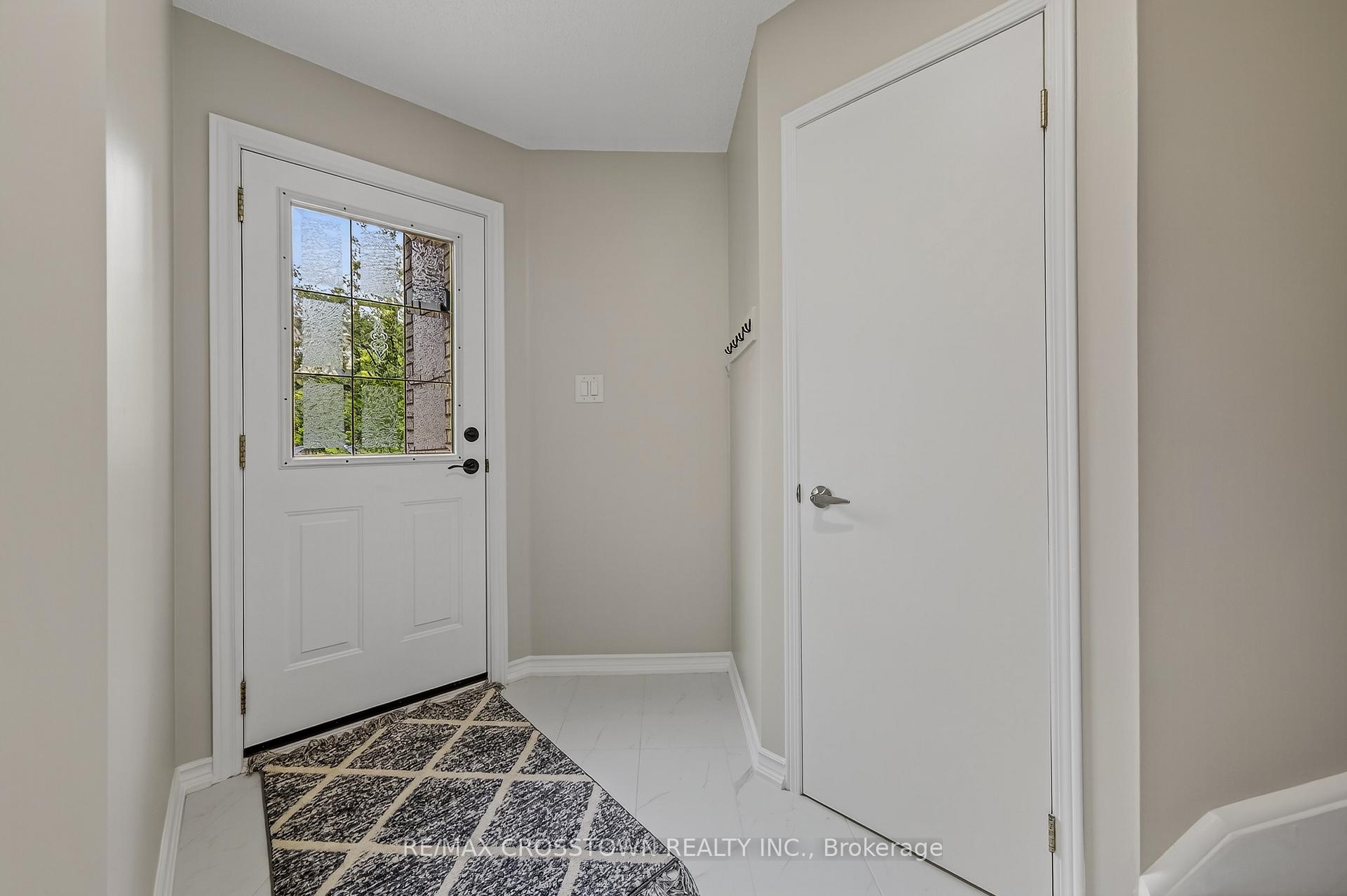 Photo 3 of 1271 Huron Court, Innisfil, Alcona — HOMEH