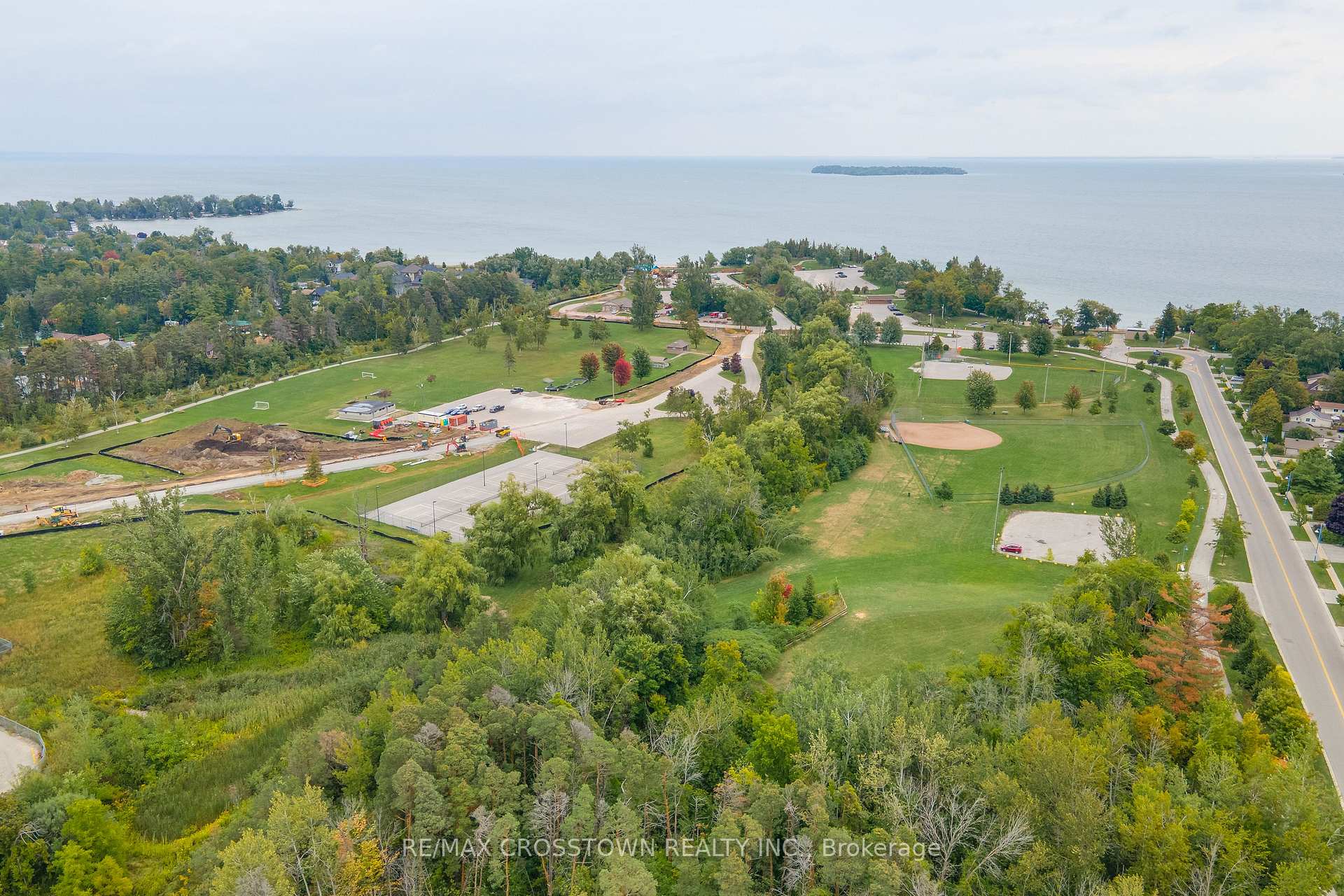 Photo 33 of 1271 Huron Court, Innisfil, Alcona — HOMEH