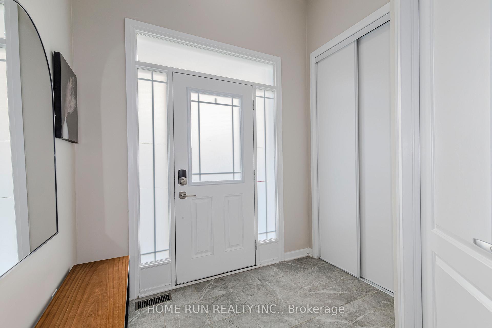 Photo 4 of 102 Asper Trail Circle, Ottawa, Kanata - Emerald Meadows/Trailwest — HOMEH