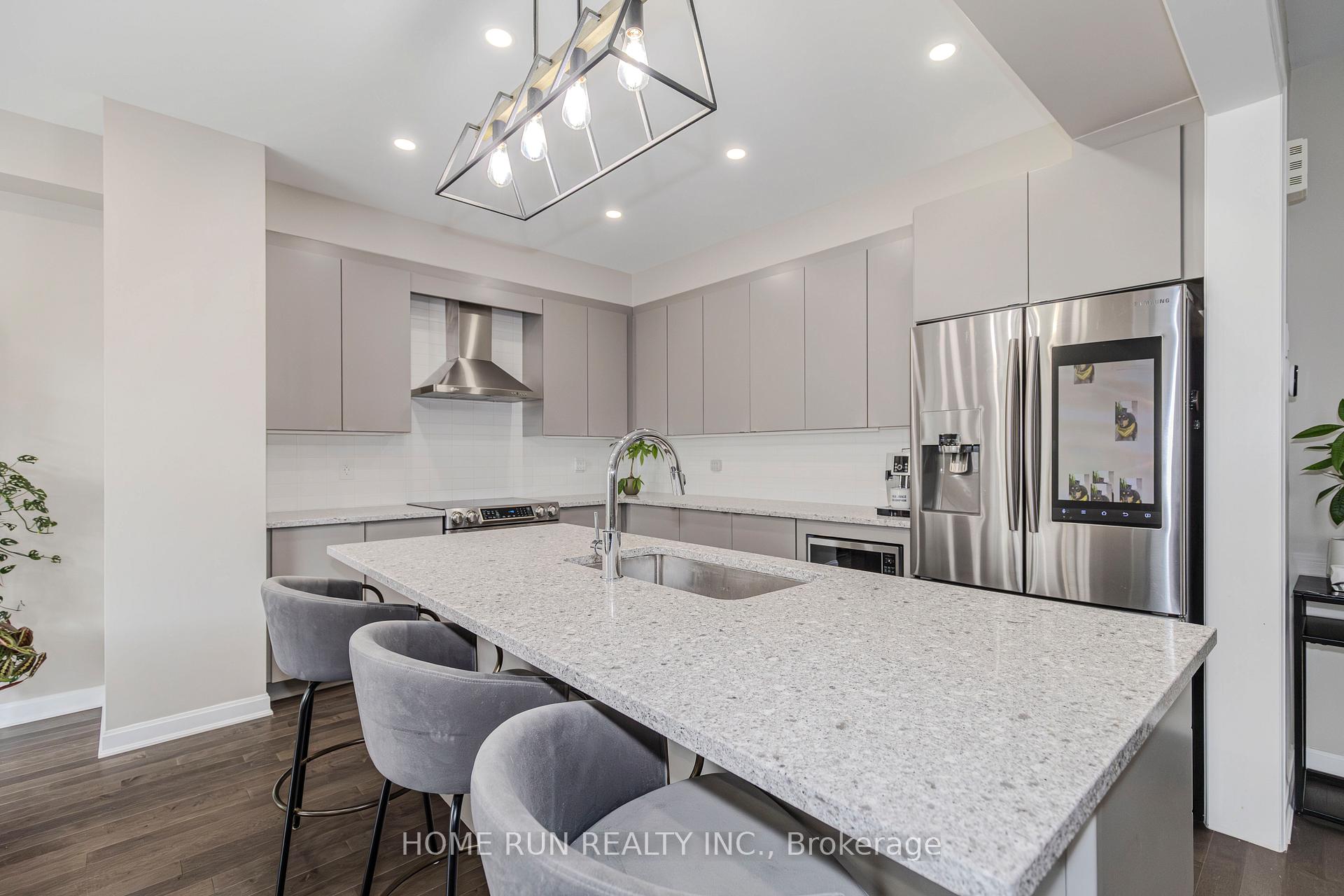 Photo 16 of 102 Asper Trail Circle, Ottawa, Kanata - Emerald Meadows/Trailwest — HOMEH