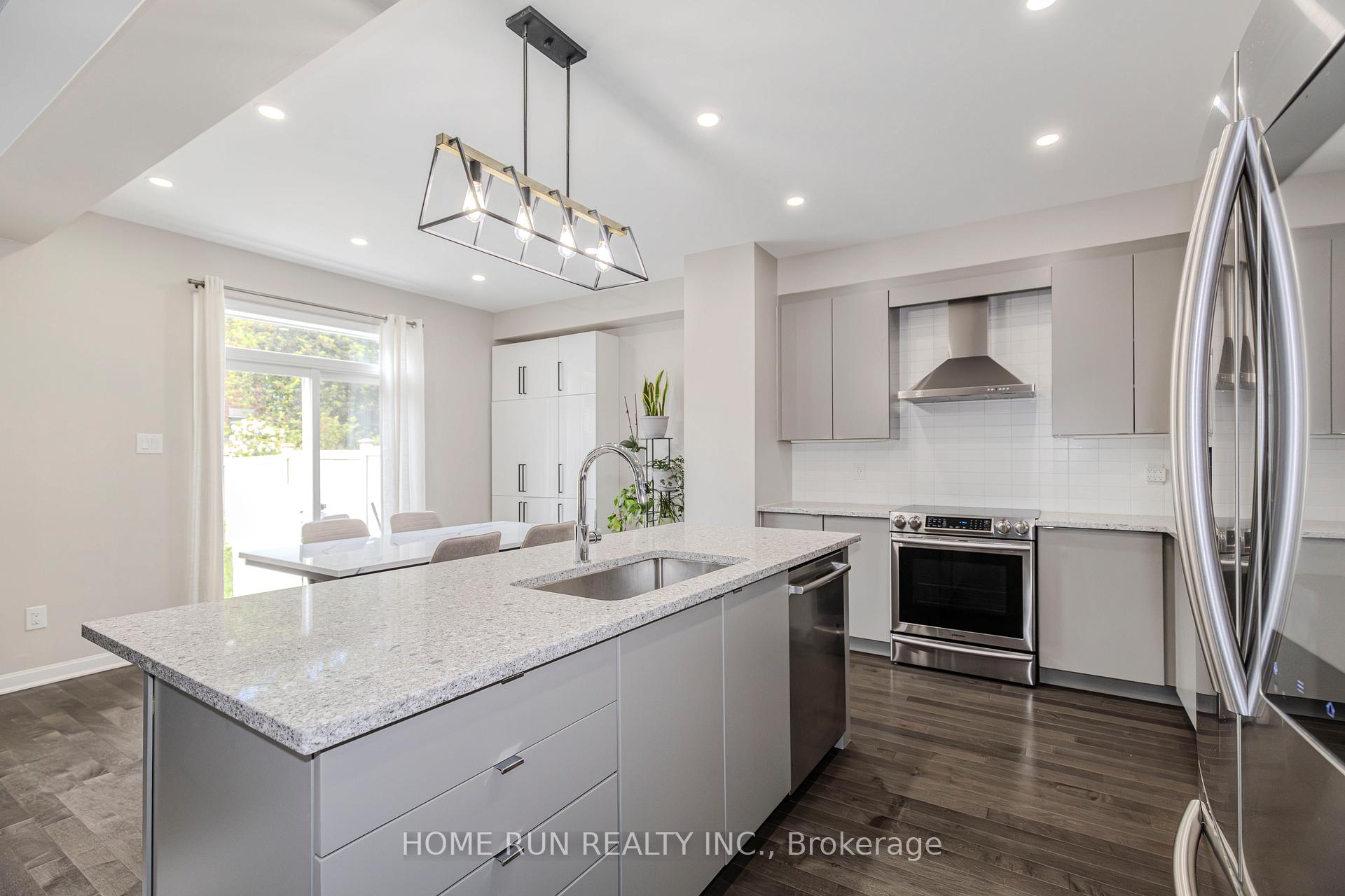 Photo 17 of 102 Asper Trail Circle, Ottawa, Kanata - Emerald Meadows/Trailwest — HOMEH