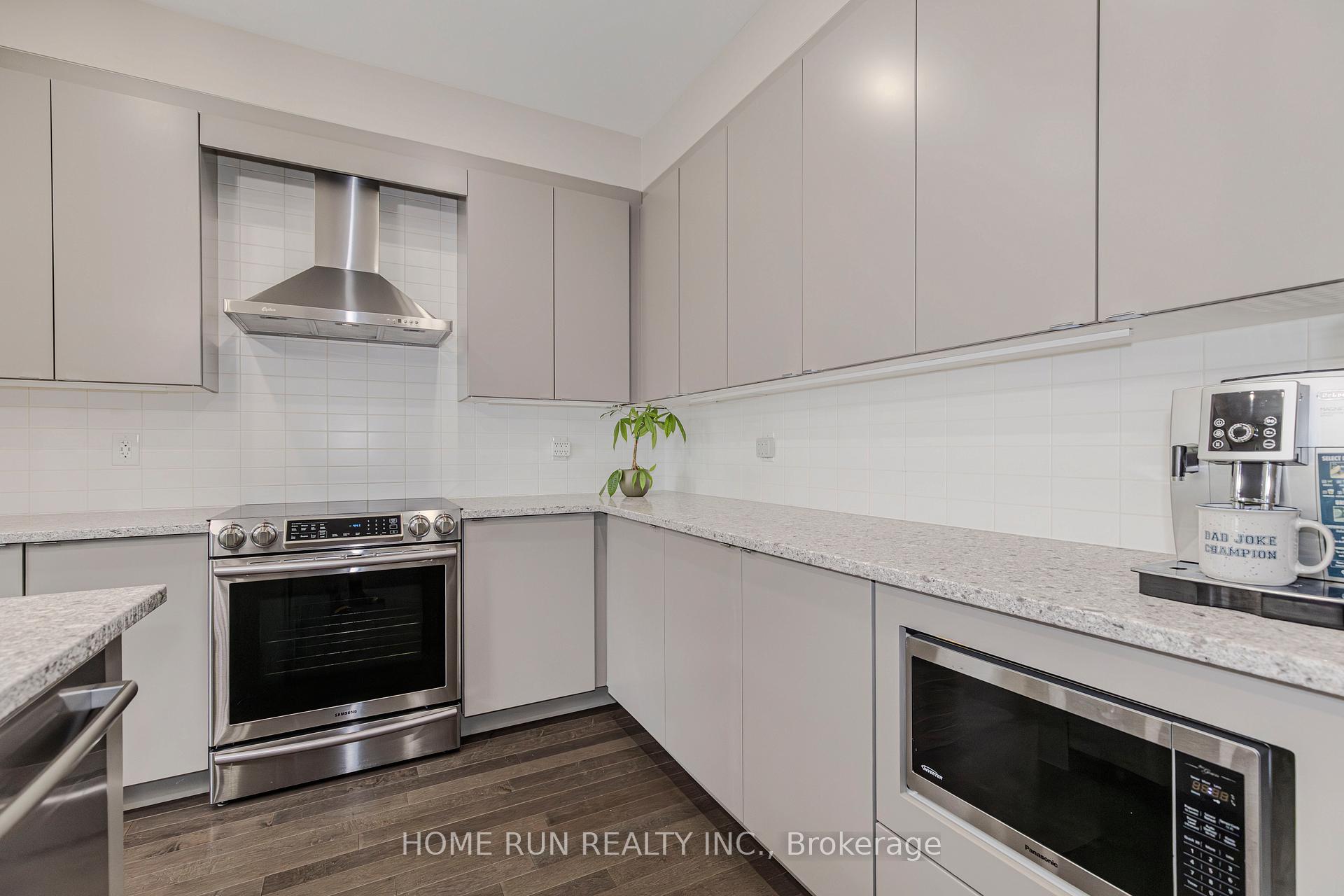 Photo 18 of 102 Asper Trail Circle, Ottawa, Kanata - Emerald Meadows/Trailwest — HOMEH