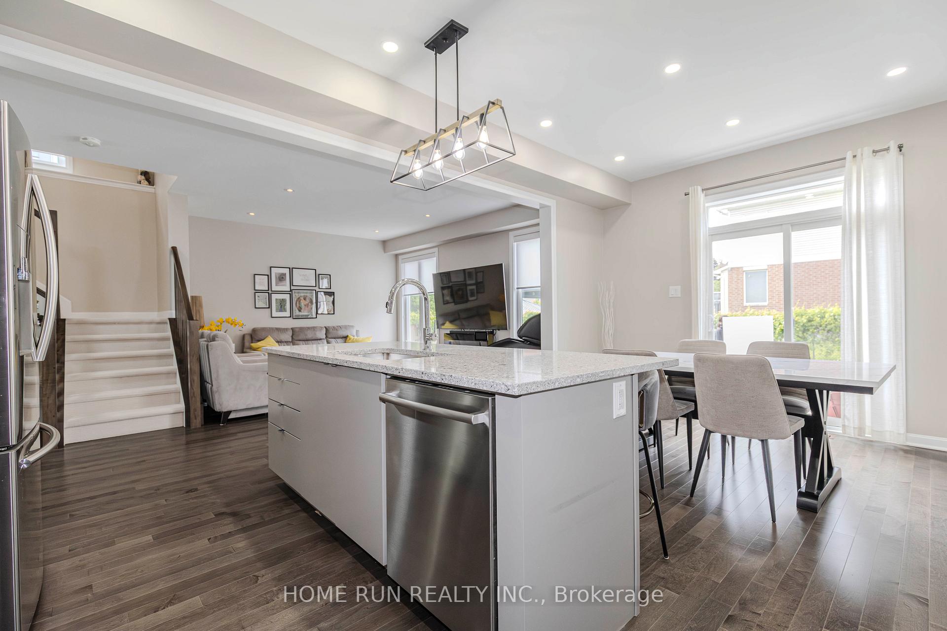 Photo 20 of 102 Asper Trail Circle, Ottawa, Kanata - Emerald Meadows/Trailwest — HOMEH