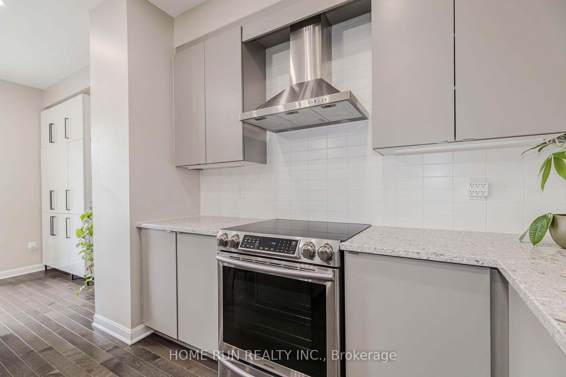 Photo 21 of 102 Asper Trail Circle, Ottawa, Kanata - Emerald Meadows/Trailwest — HOMEH