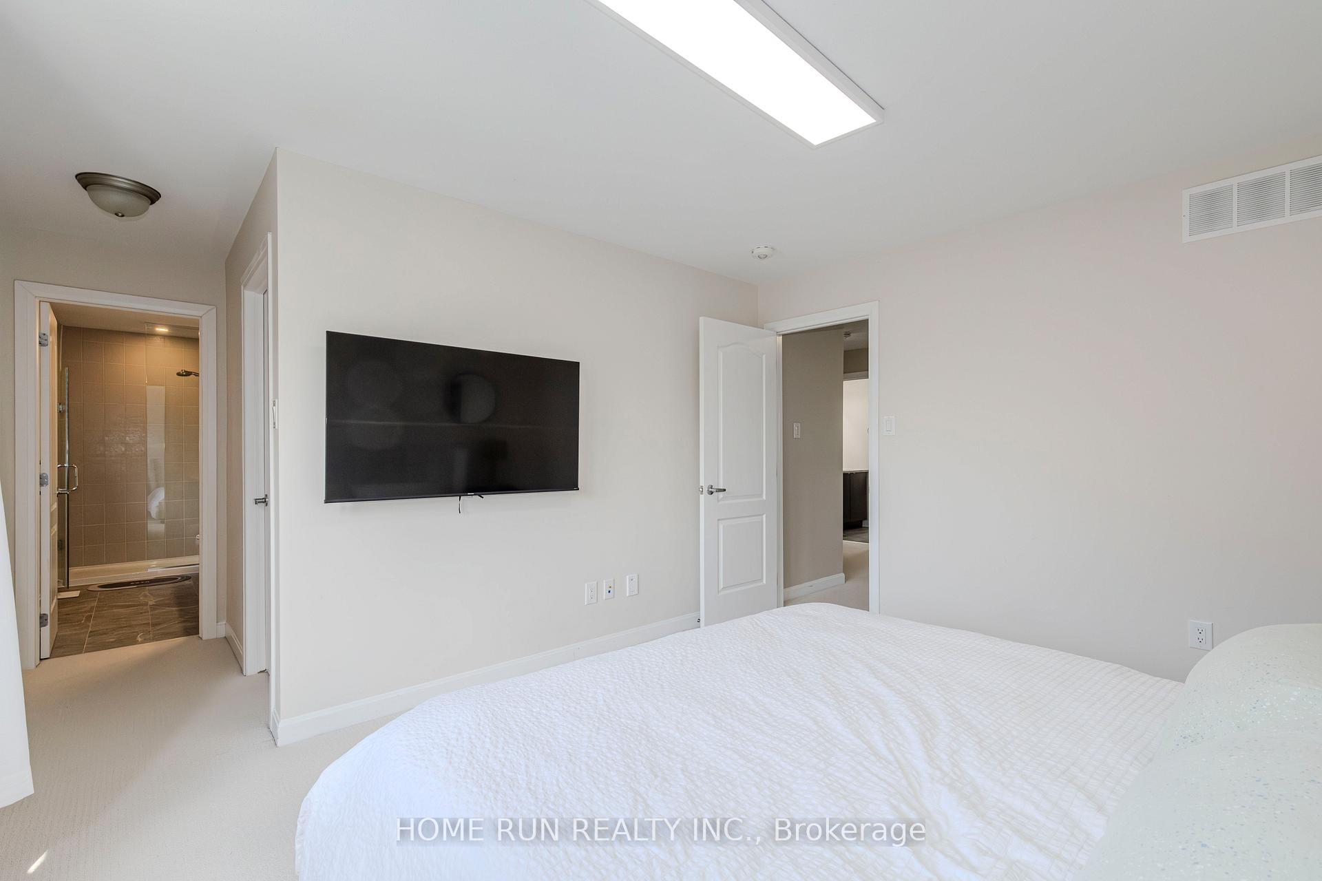 Photo 29 of 102 Asper Trail Circle, Ottawa, Kanata - Emerald Meadows/Trailwest — HOMEH