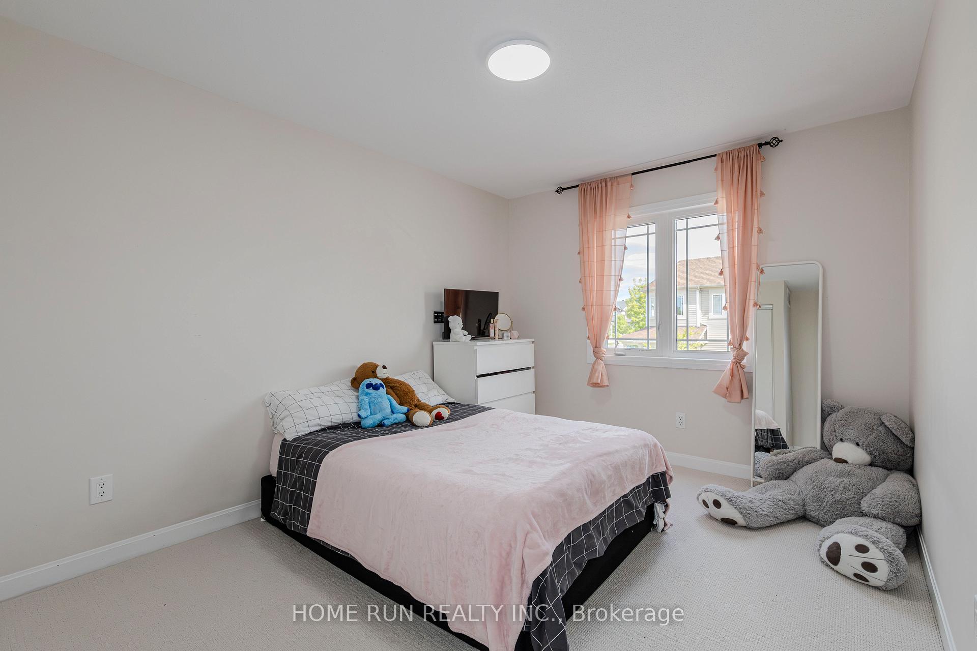 Photo 33 of 102 Asper Trail Circle, Ottawa, Kanata - Emerald Meadows/Trailwest — HOMEH