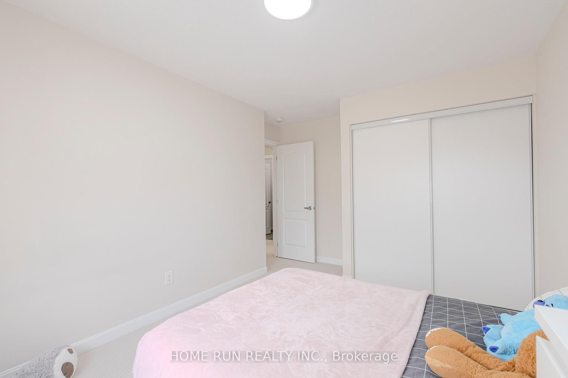 Photo 34 of 102 Asper Trail Circle, Ottawa, Kanata - Emerald Meadows/Trailwest — HOMEH