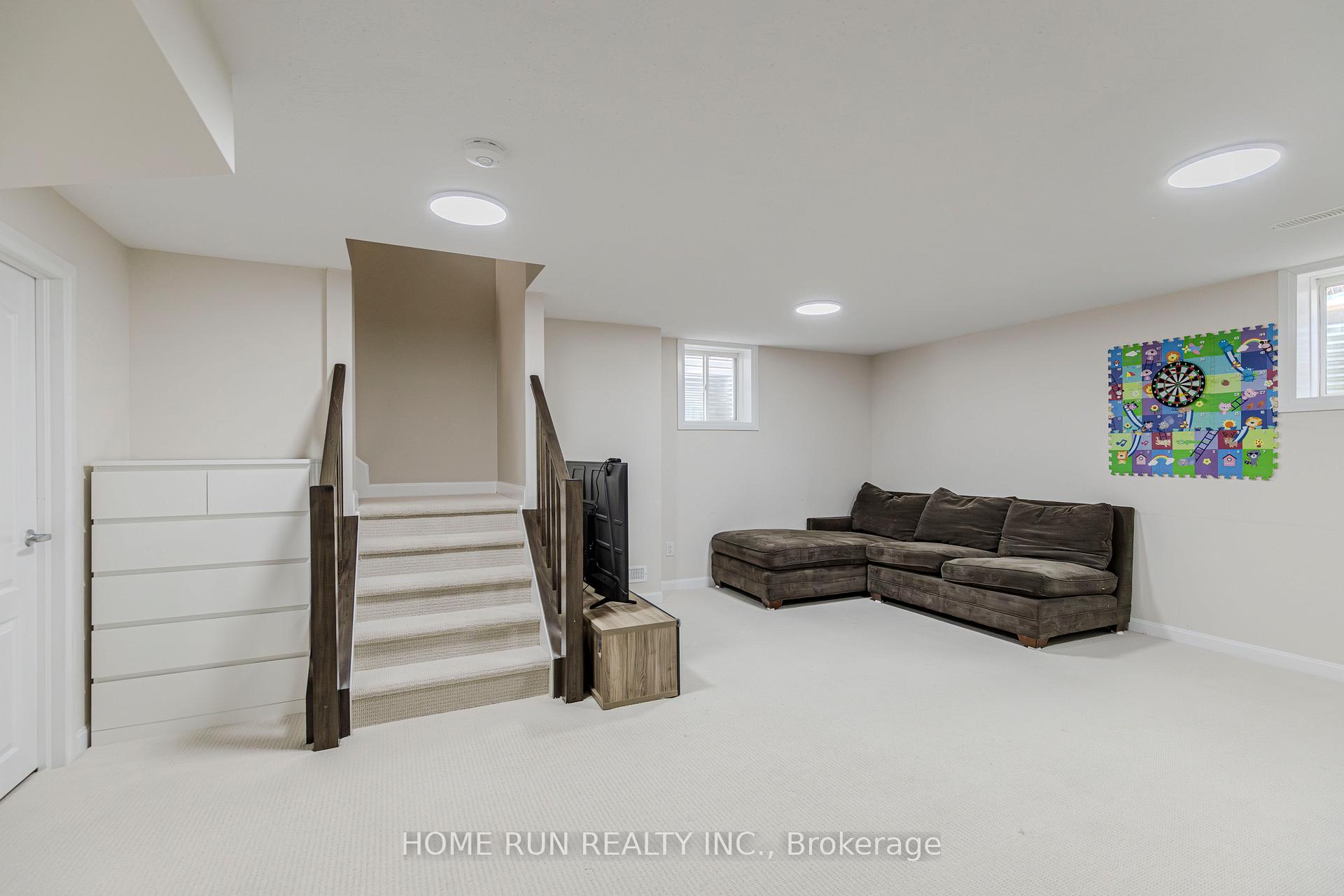 Photo 39 of 102 Asper Trail Circle, Ottawa, Kanata - Emerald Meadows/Trailwest — HOMEH