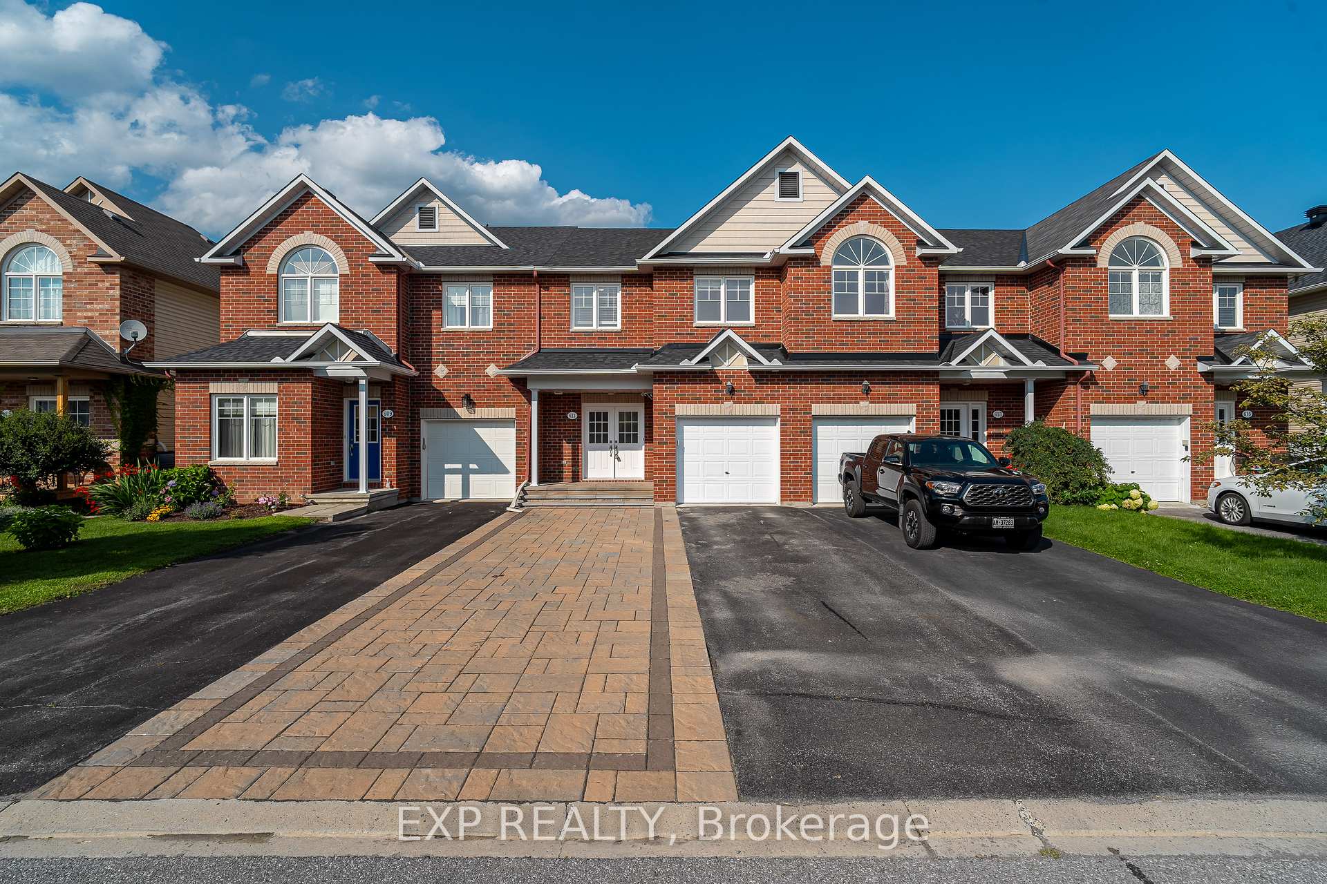 Photo 1 of 611 Braecreek Avenue, Ottawa, Kanata - Morgan's Grant/South March — HOMEH