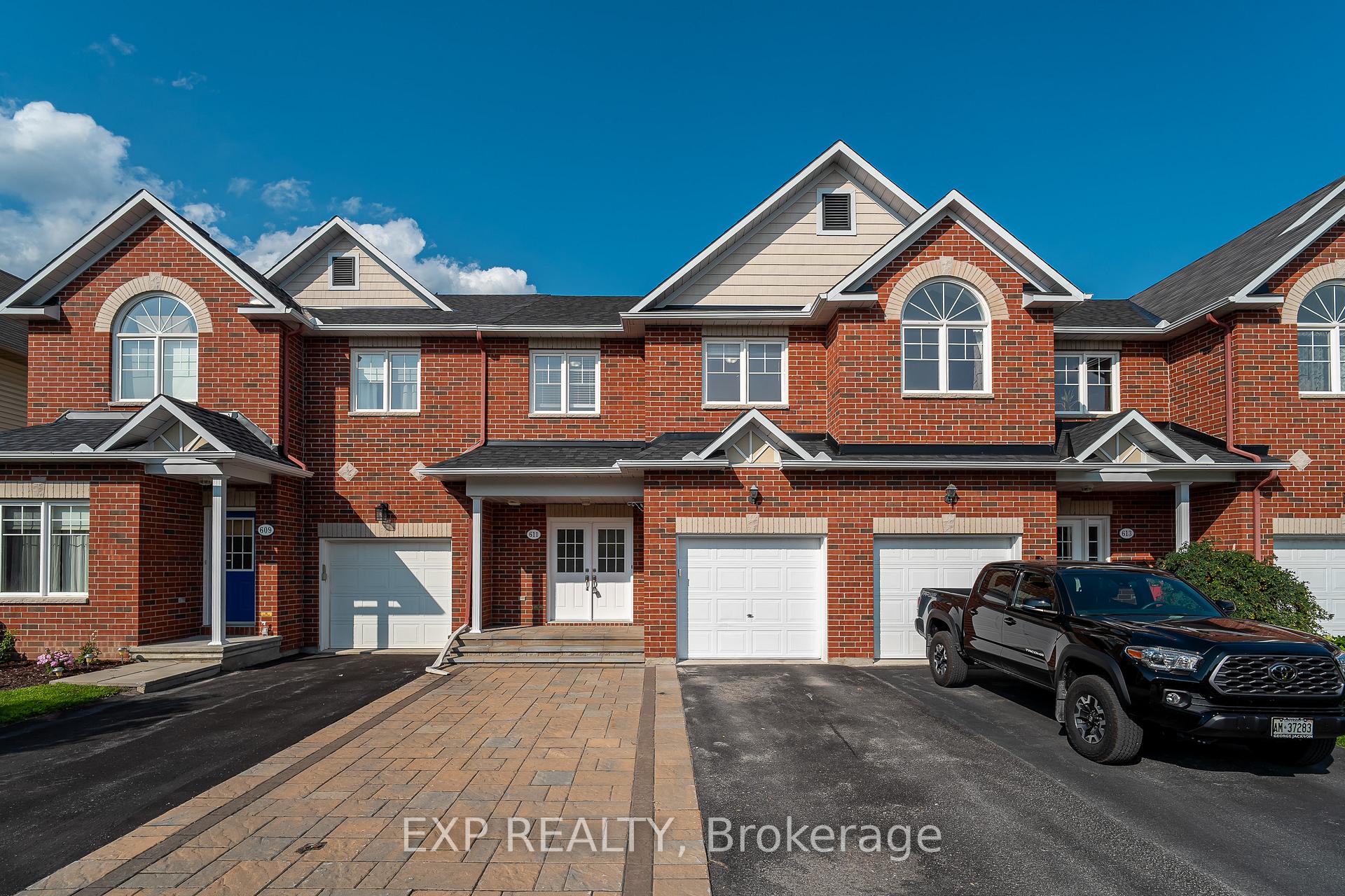 Photo 2 of 611 Braecreek Avenue, Ottawa, Kanata - Morgan's Grant/South March — HOMEH