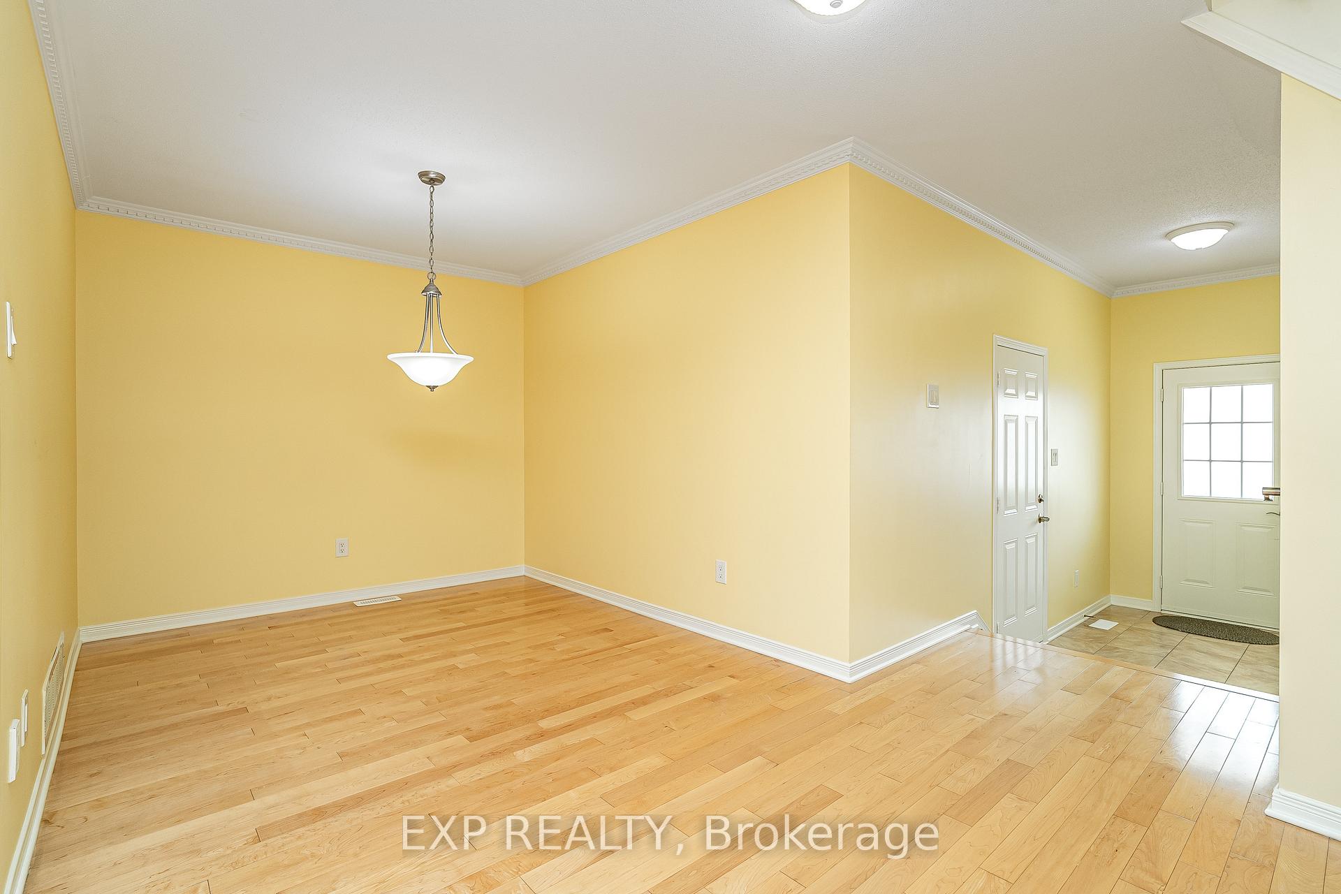 Photo 9 of 611 Braecreek Avenue, Ottawa, Kanata - Morgan's Grant/South March — HOMEH