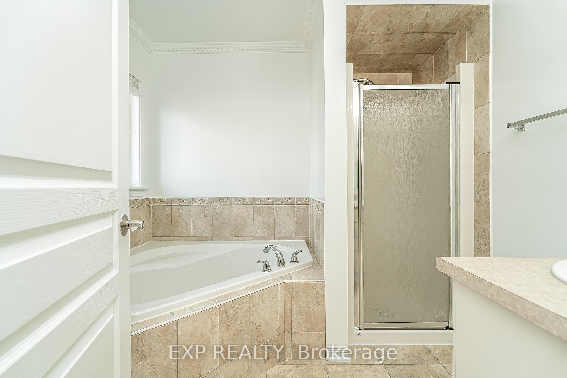 Photo 24 of 611 Braecreek Avenue, Ottawa, Kanata - Morgan's Grant/South March — HOMEH