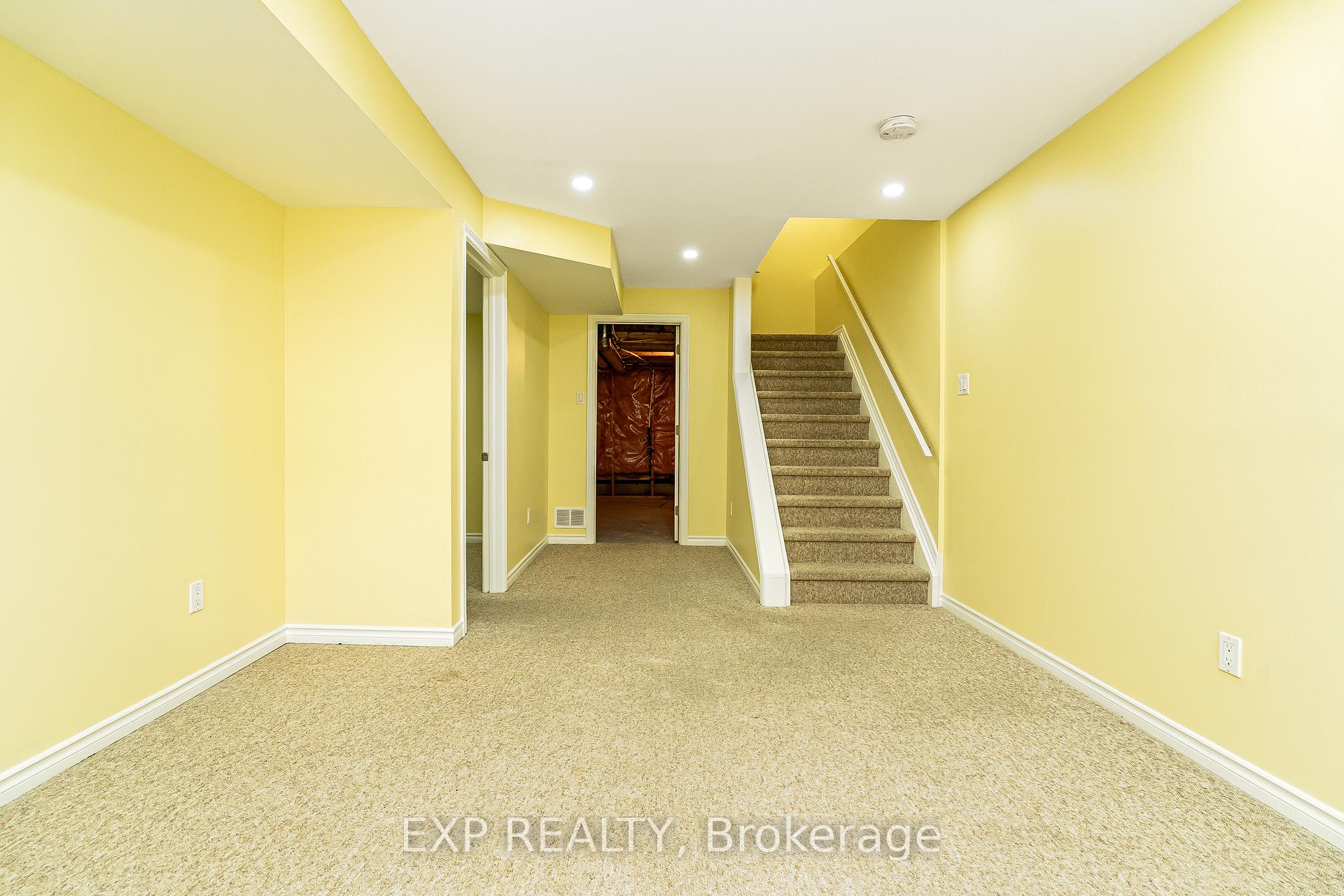 Photo 30 of 611 Braecreek Avenue, Ottawa, Kanata - Morgan's Grant/South March — HOMEH