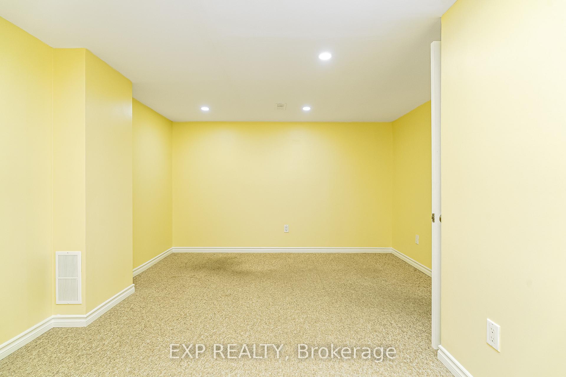 Photo 32 of 611 Braecreek Avenue, Ottawa, Kanata - Morgan's Grant/South March — HOMEH