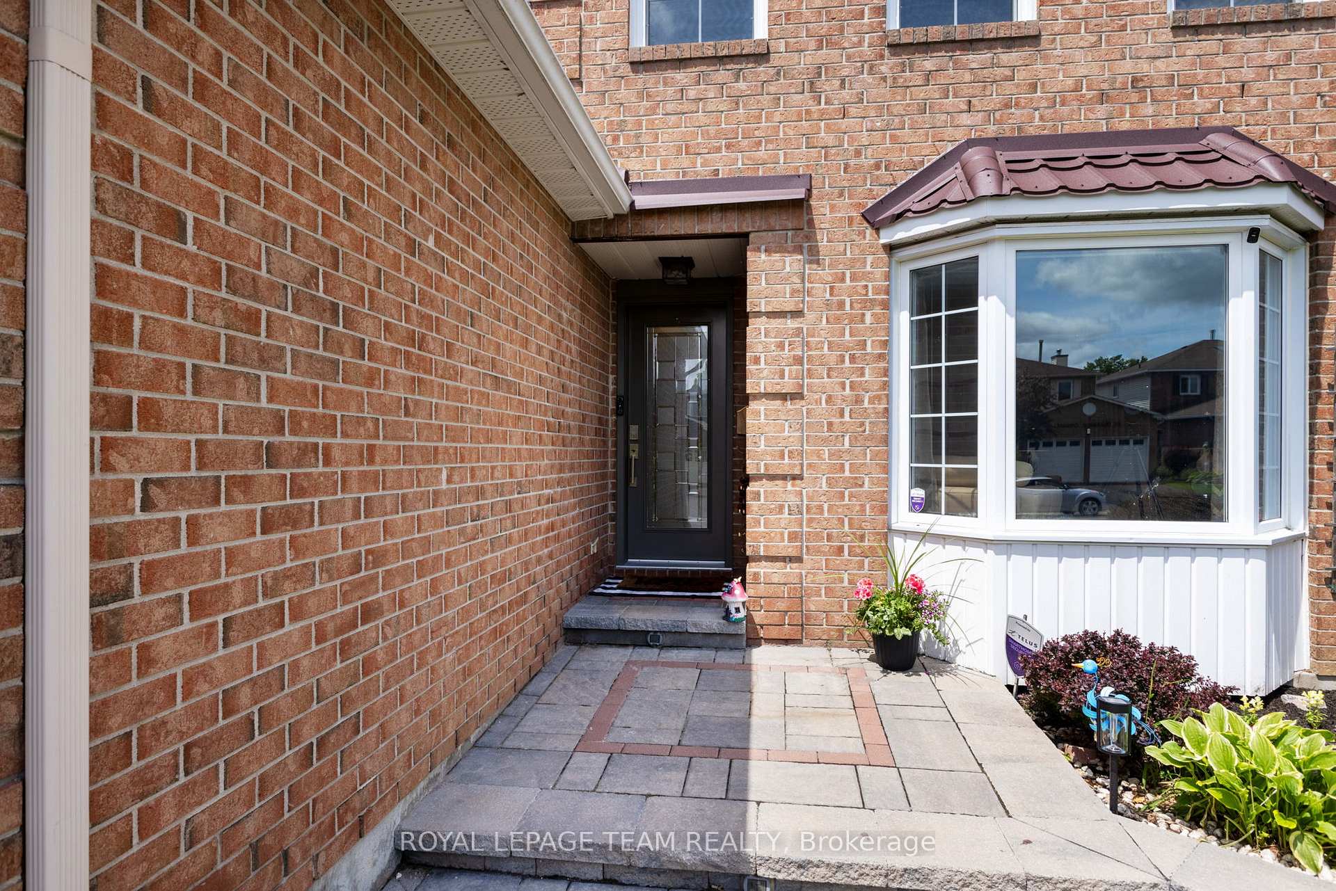 Photo 3 of 81 Chickasaw Crescent, Ottawa, Kanata - Bridlewood — HOMEH
