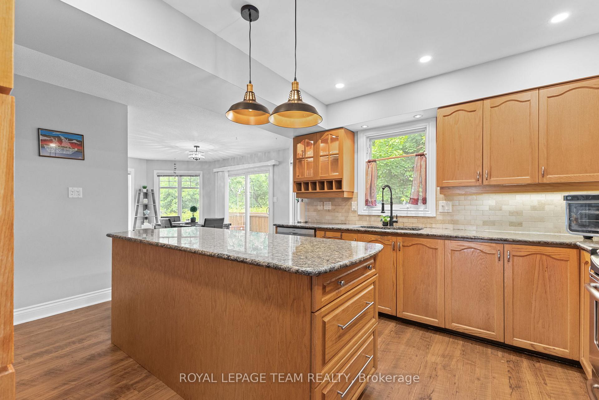 Photo 12 of 81 Chickasaw Crescent, Ottawa, Kanata - Bridlewood — HOMEH