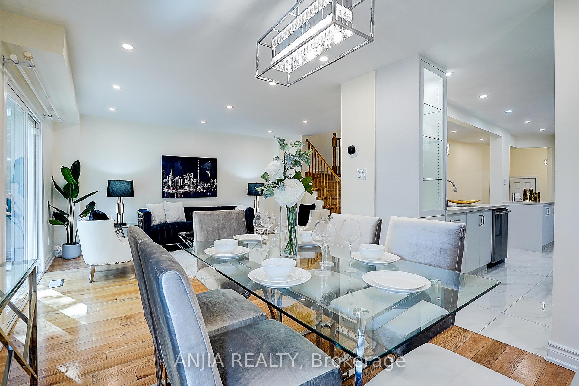 Photo 7 of (Upper Level)40 Foxglove Court, Markham, Unionville — HOMEH