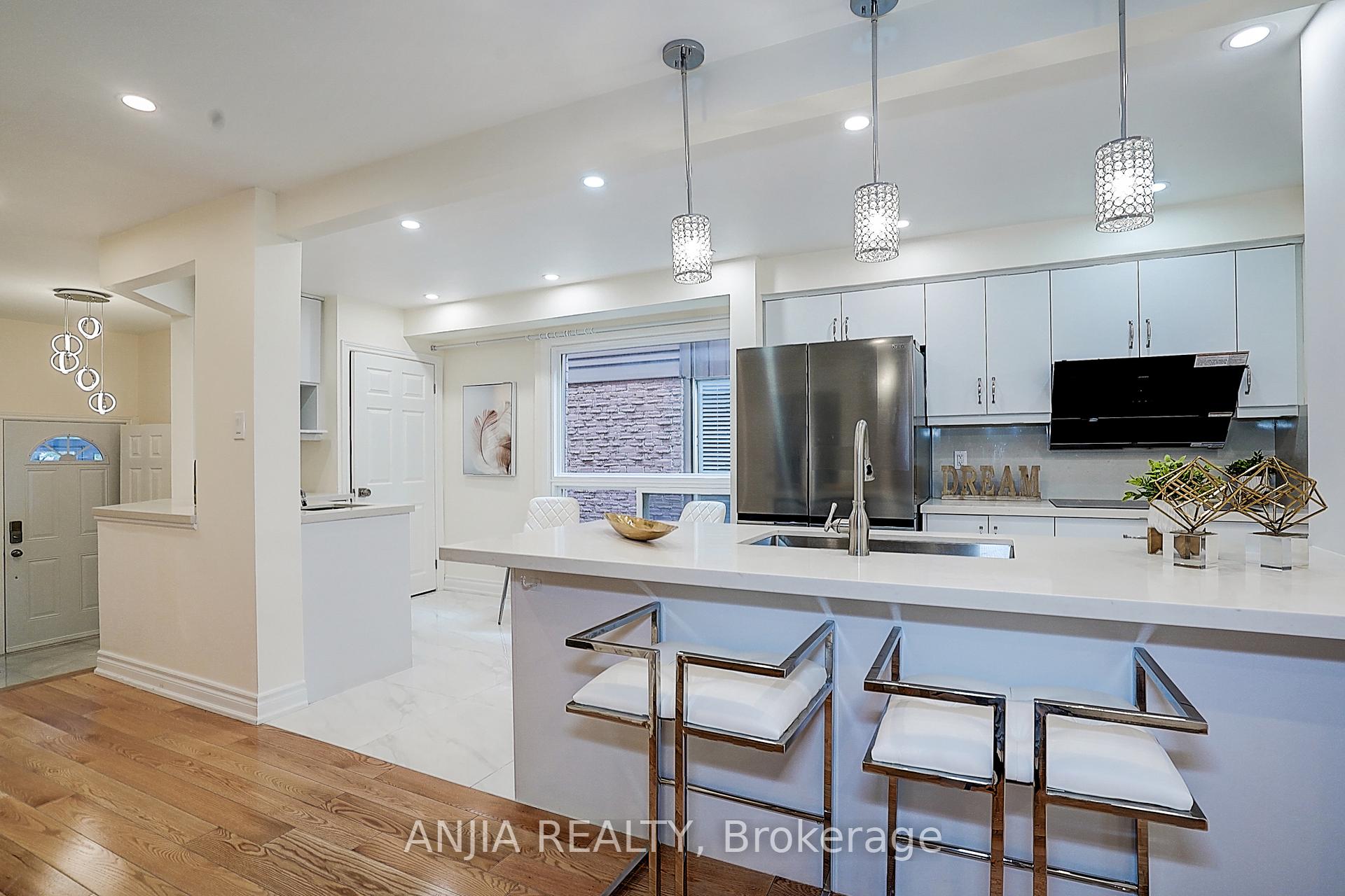 Photo 9 of (Upper Level)40 Foxglove Court, Markham, Unionville — HOMEH