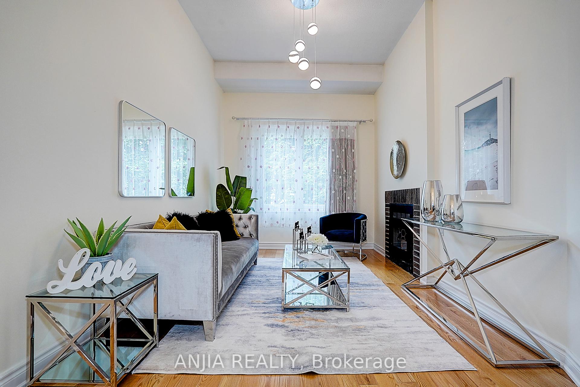Photo 13 of (Upper Level)40 Foxglove Court, Markham, Unionville — HOMEH