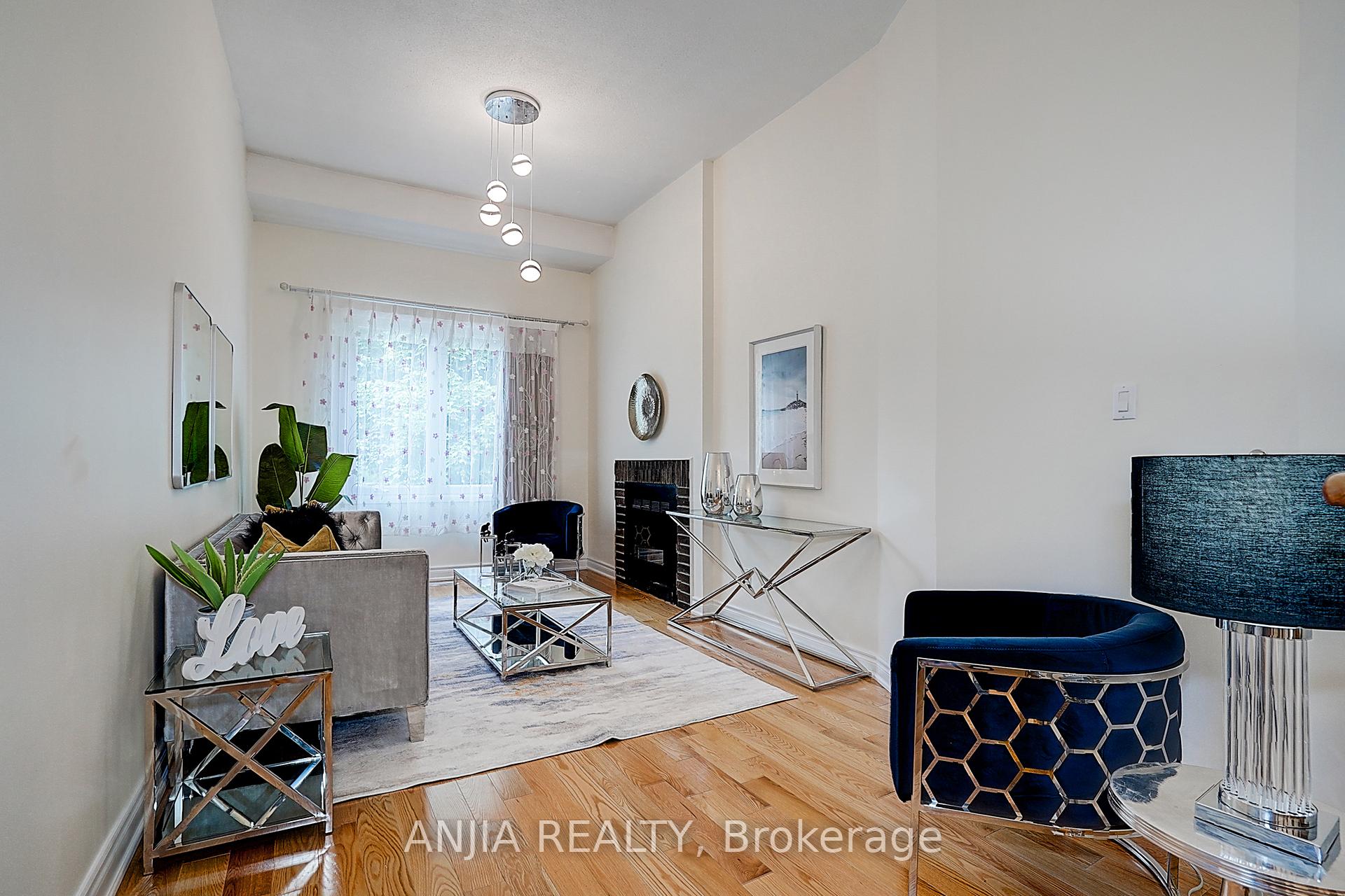 Photo 14 of (Upper Level)40 Foxglove Court, Markham, Unionville — HOMEH
