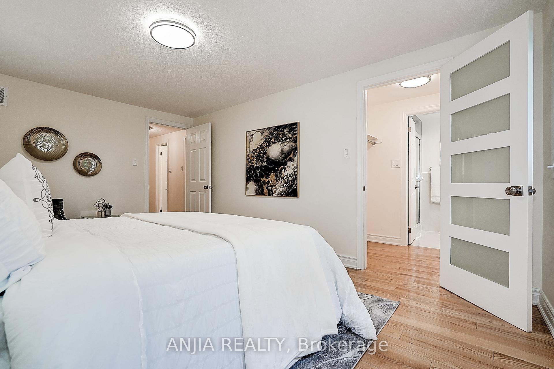 Photo 16 of (Upper Level)40 Foxglove Court, Markham, Unionville — HOMEH
