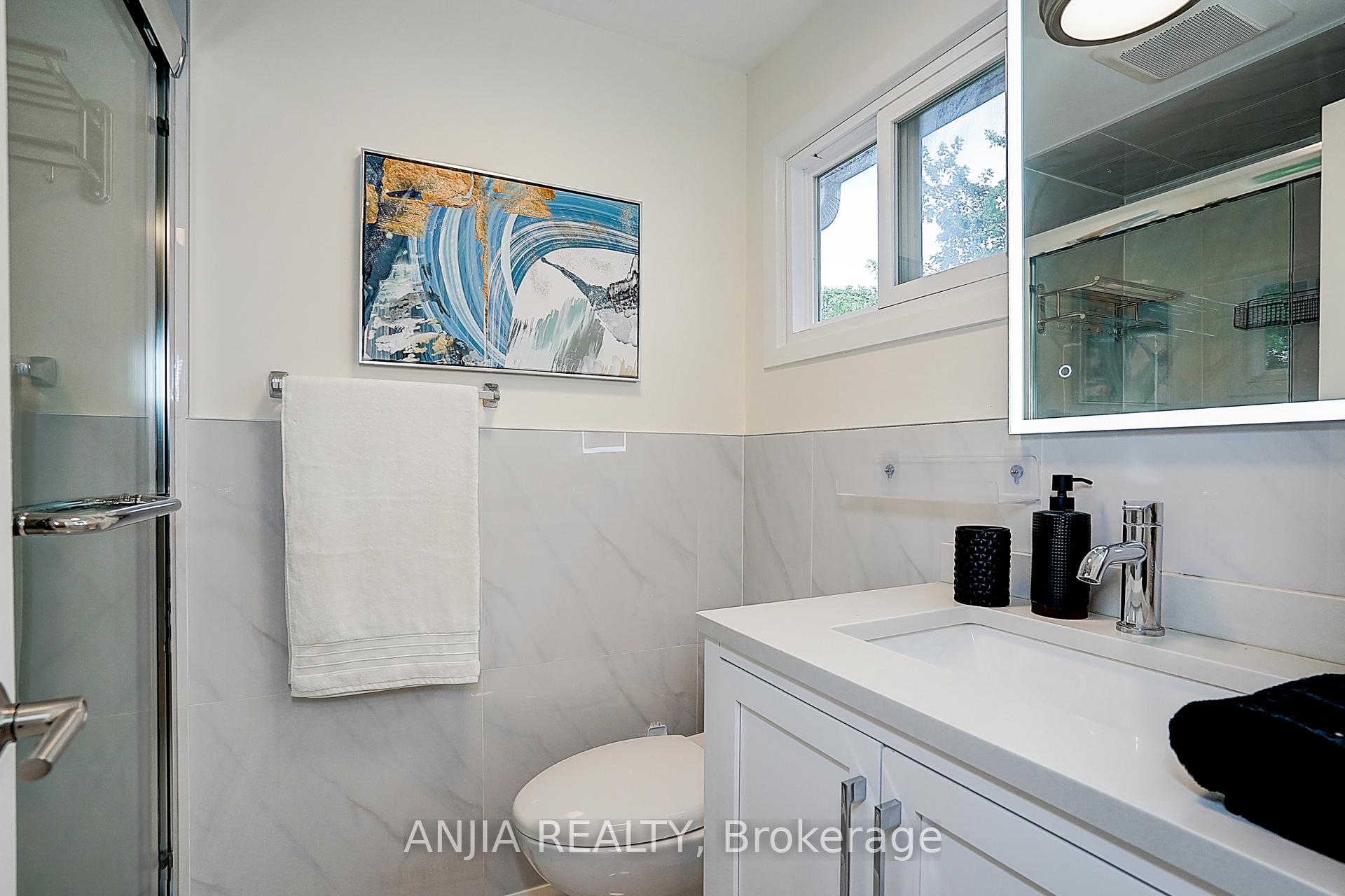 Photo 17 of (Upper Level)40 Foxglove Court, Markham, Unionville — HOMEH