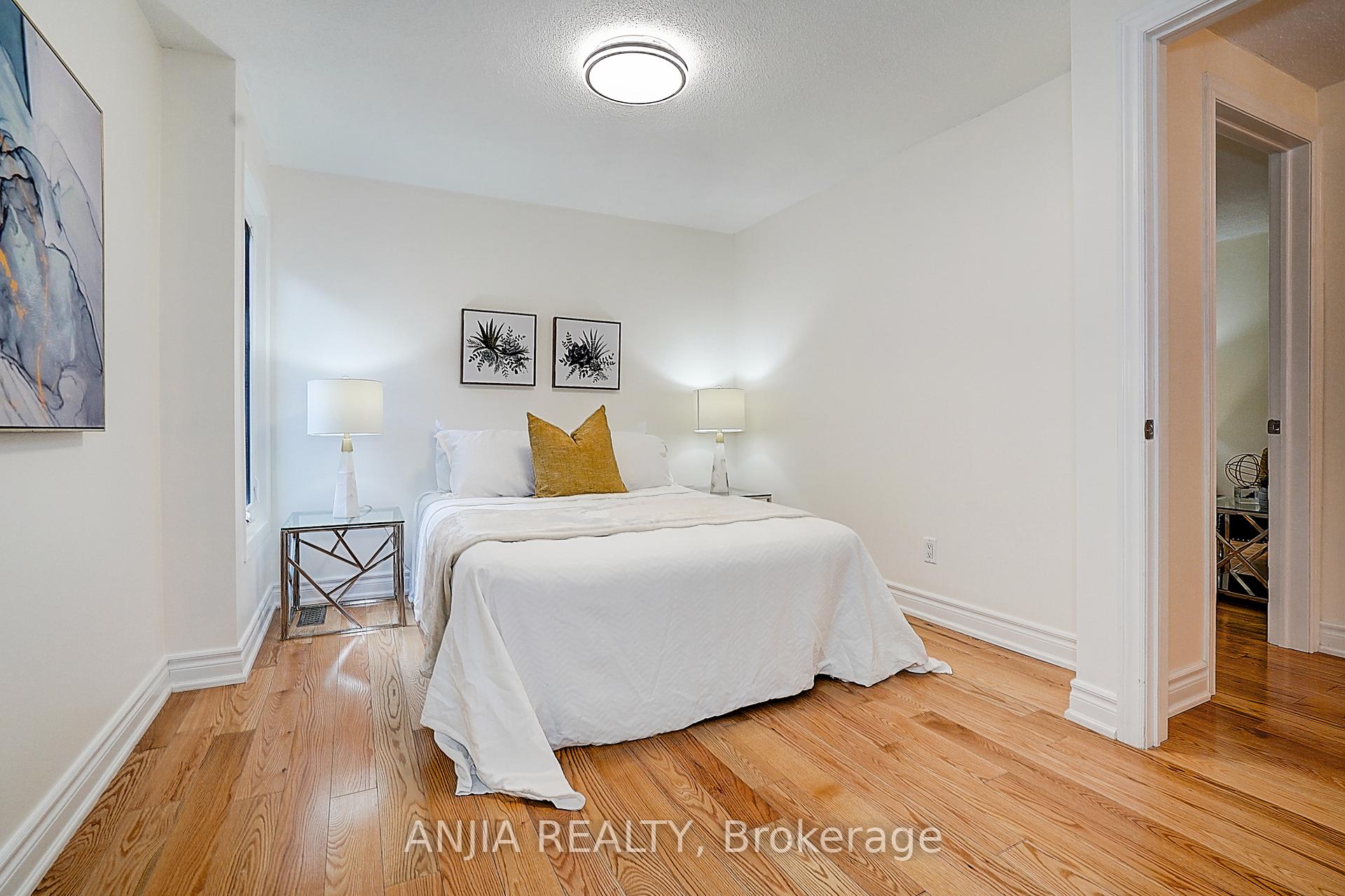 Photo 18 of (Upper Level)40 Foxglove Court, Markham, Unionville — HOMEH