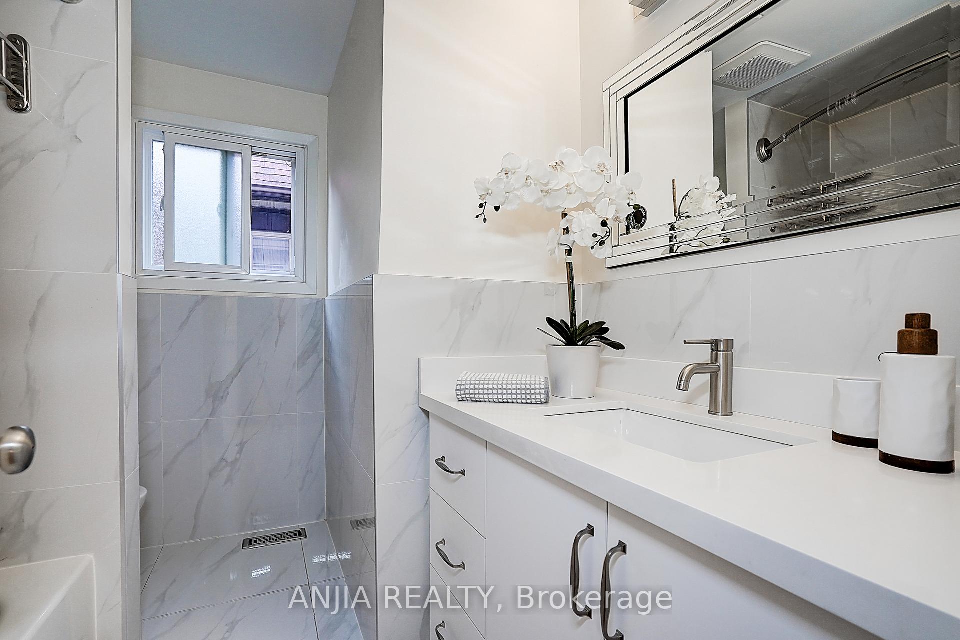Photo 20 of (Upper Level)40 Foxglove Court, Markham, Unionville — HOMEH