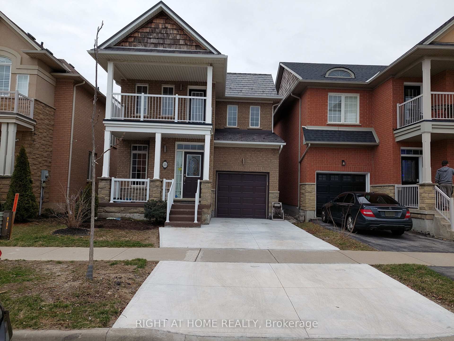 Photo 1 of 18 Islandview Way, Hamilton, Winona Park — HOMEH