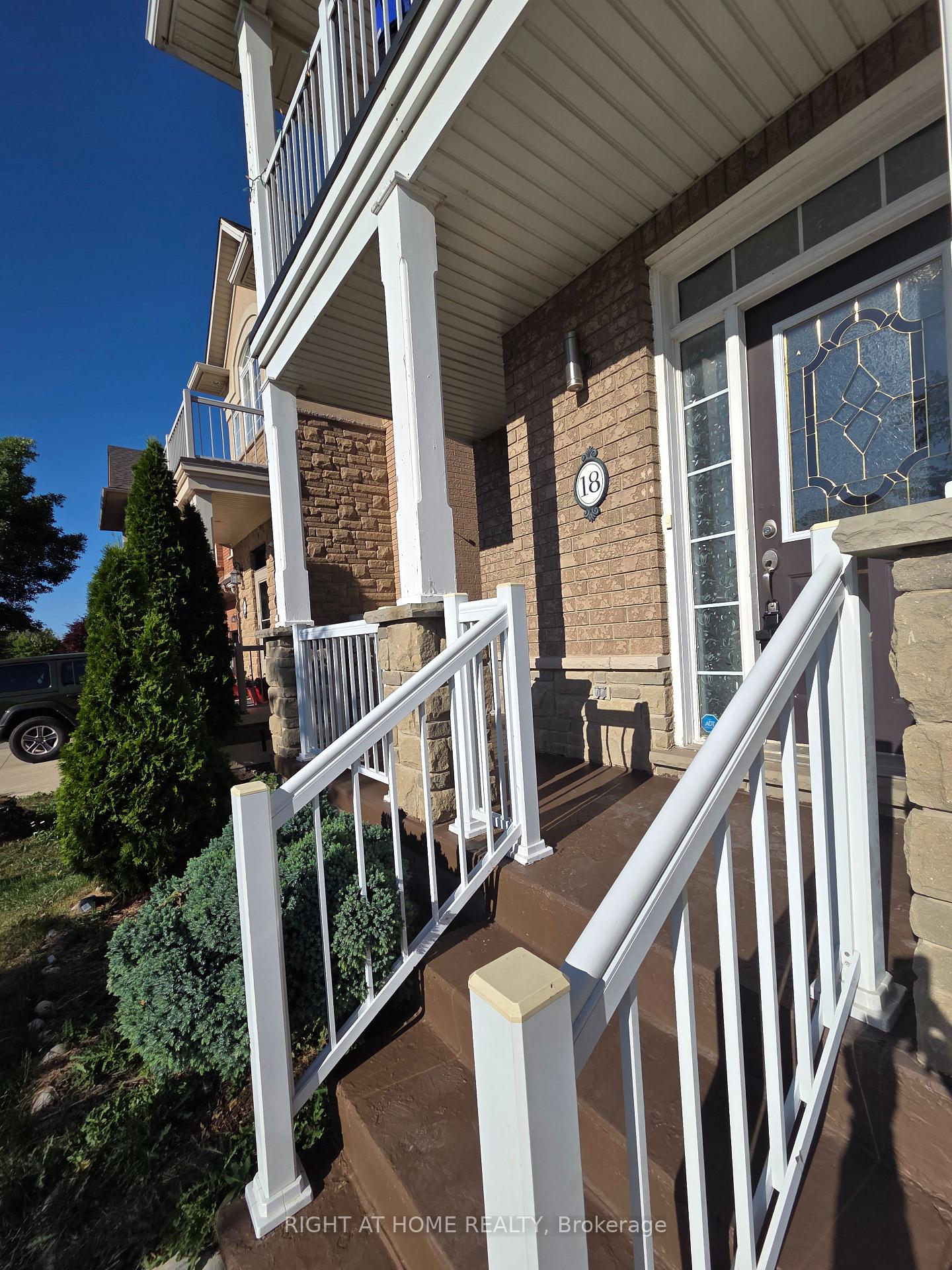 Photo 3 of 18 Islandview Way, Hamilton, Winona Park — HOMEH